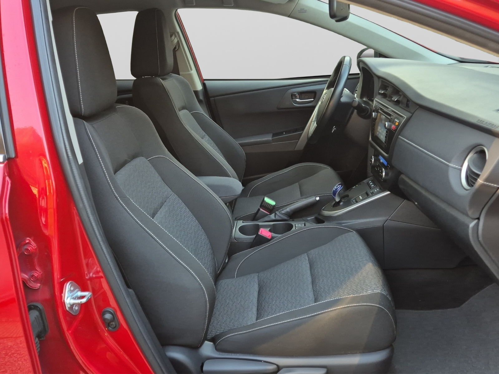 TOYOTA Auris 1.8 16V HSD Linea Trend-image-14