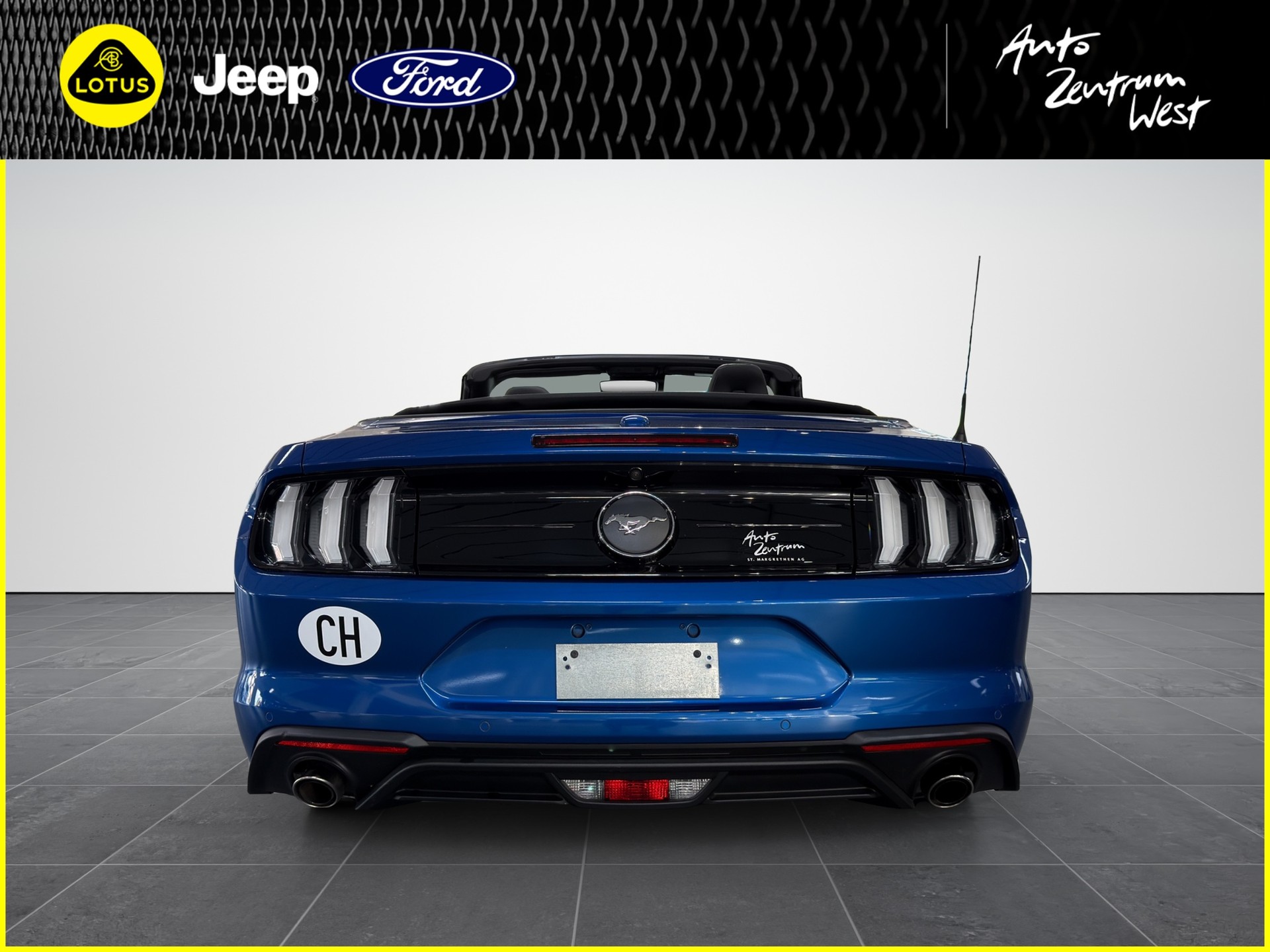 FORD Mustang Convertible 2.3-showroom-element-3