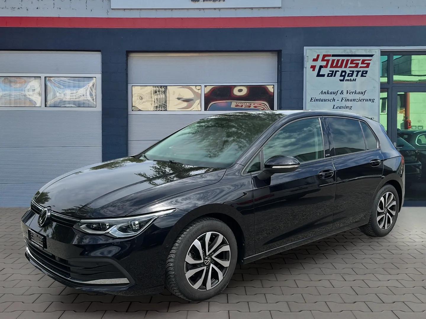 VW Golf 2.0 TDI Active DSG mit AHK & Panoramdach + Werksgarantie-showroom-element-2