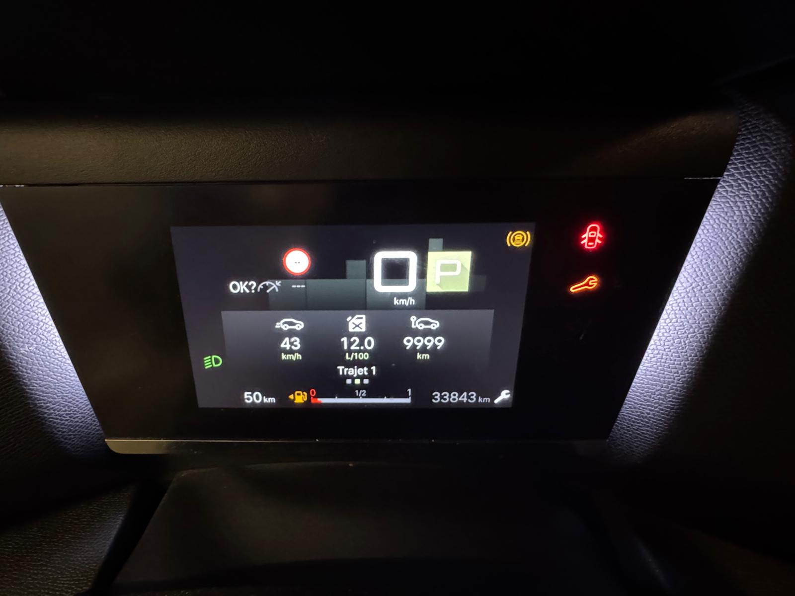 CITROEN C4 1.2 Pure Tech Swiss Edition EAT8-image-19
