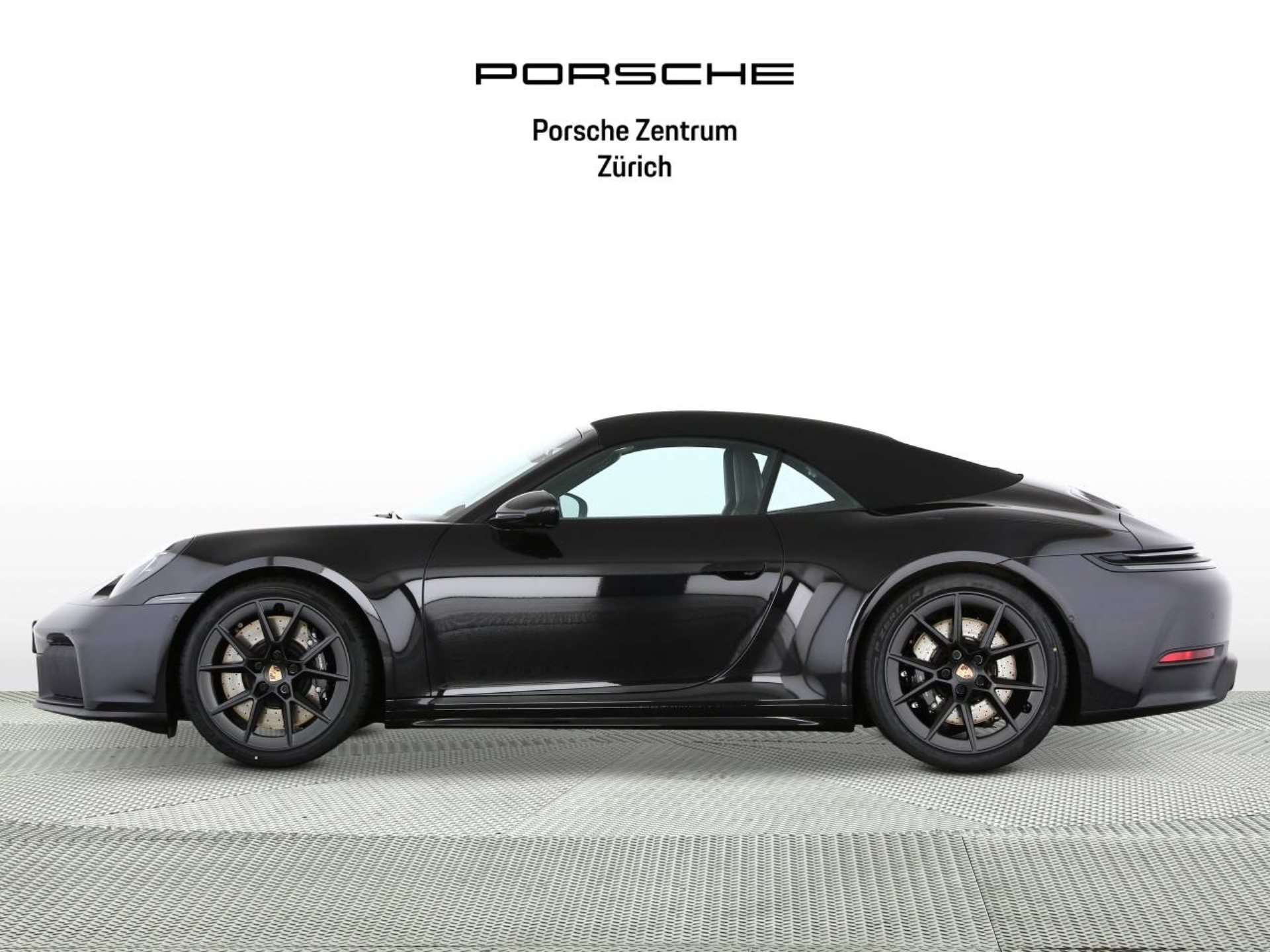 PORSCHE 911 Carrera GTS Cabriolet-showroom-element-1