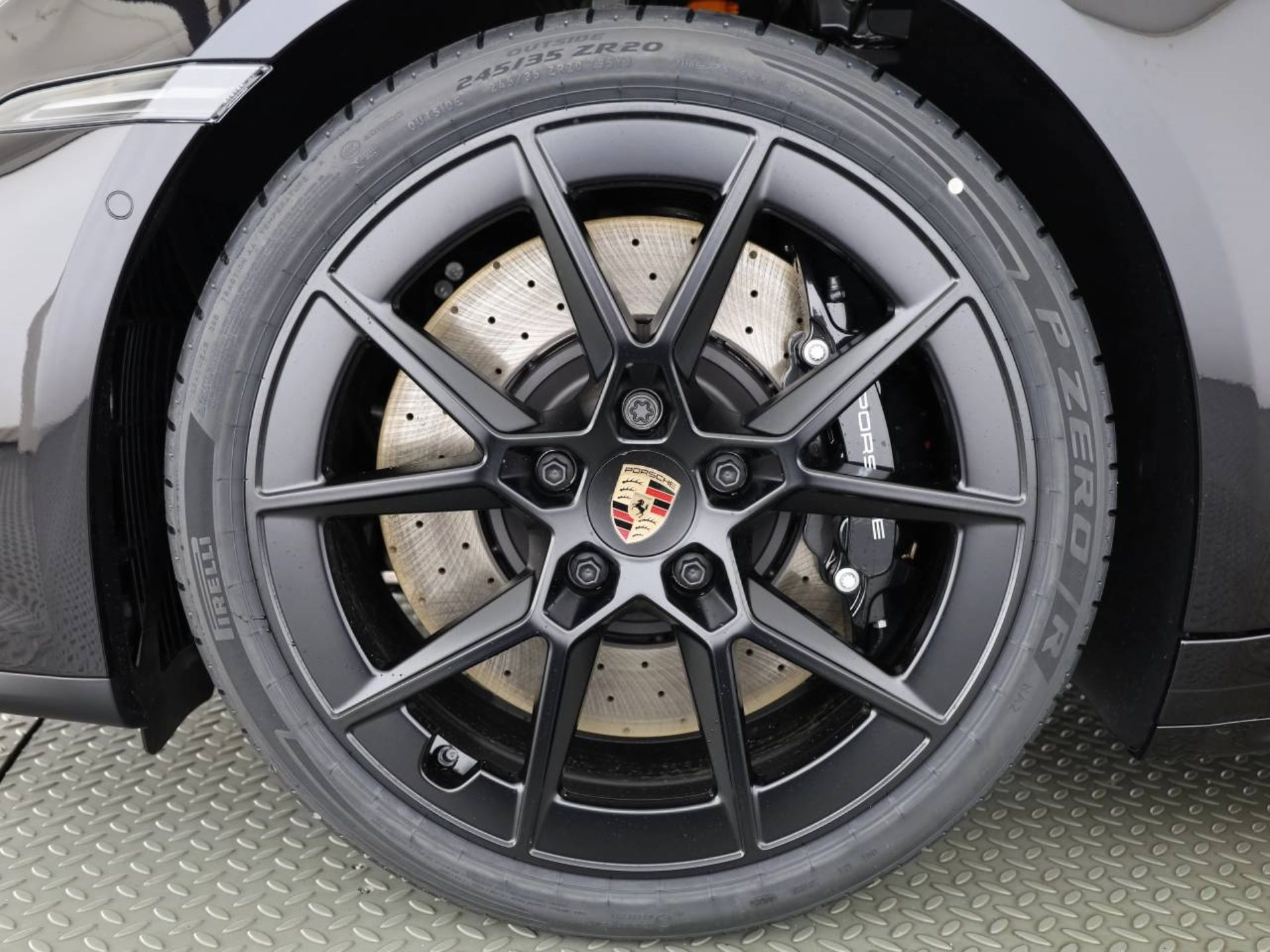 PORSCHE 911 Carrera GTS Cabriolet-image-6