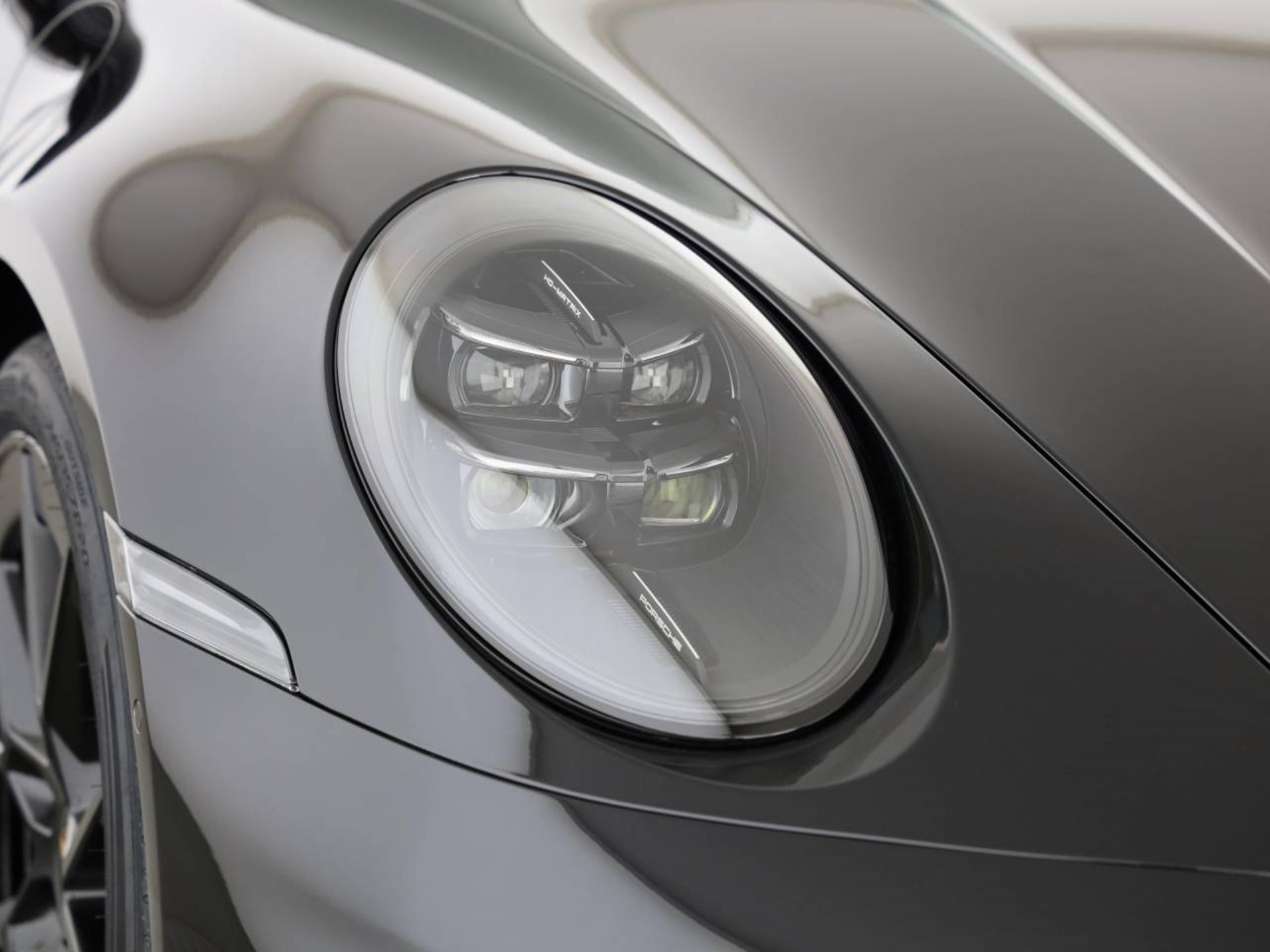 PORSCHE 911 Carrera GTS Cabriolet-image-9