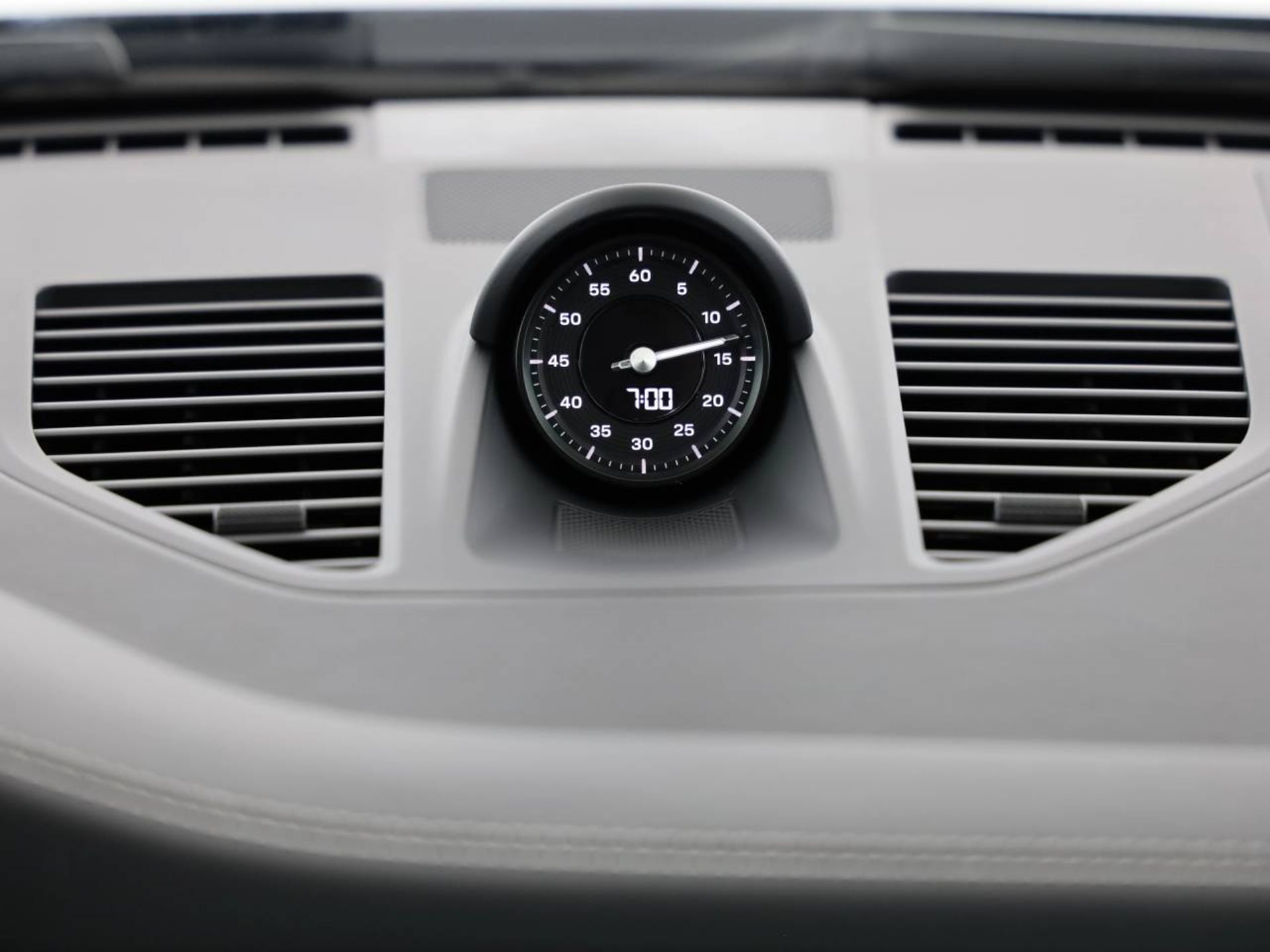PORSCHE 911 Carrera GTS Cabriolet-image-12