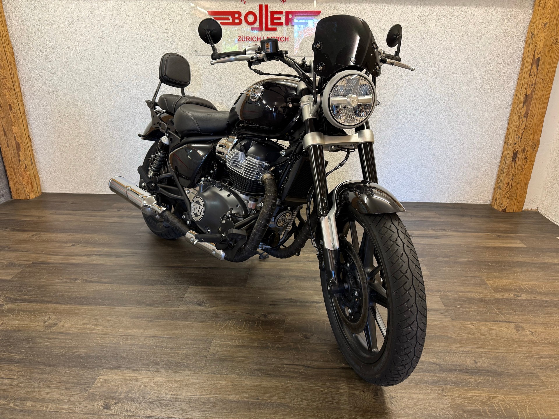 ROYAL ENFIELD Super Meteor 650 Astral-image-1