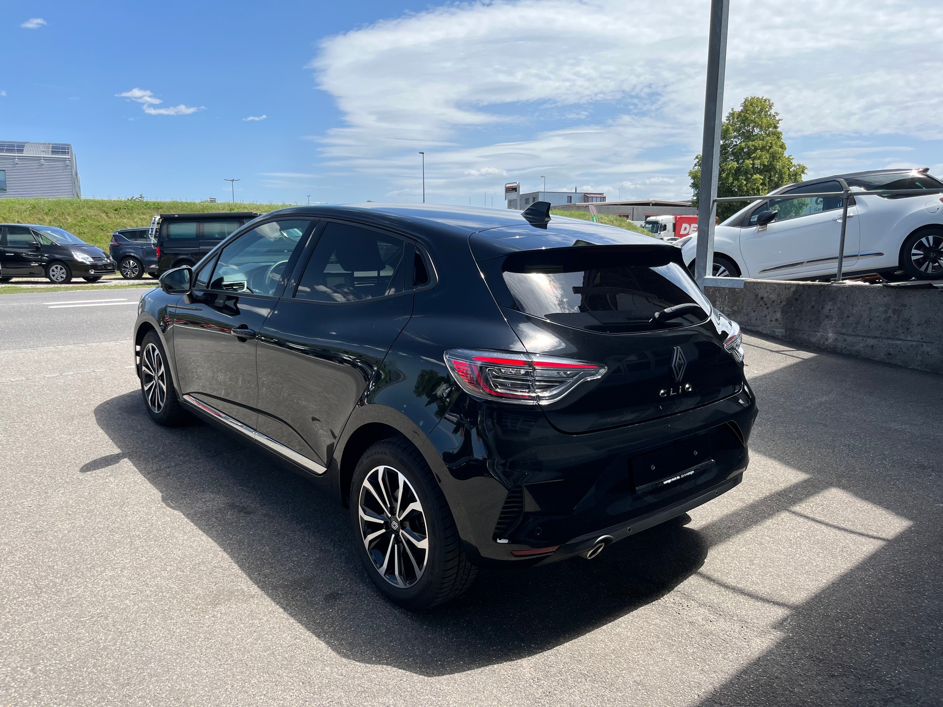 RENAULT Clio 1.0 Techno+++FORTLAUFENDE NEUWAGENGARANTIE BIS 7.2028+++-showroom-element-1