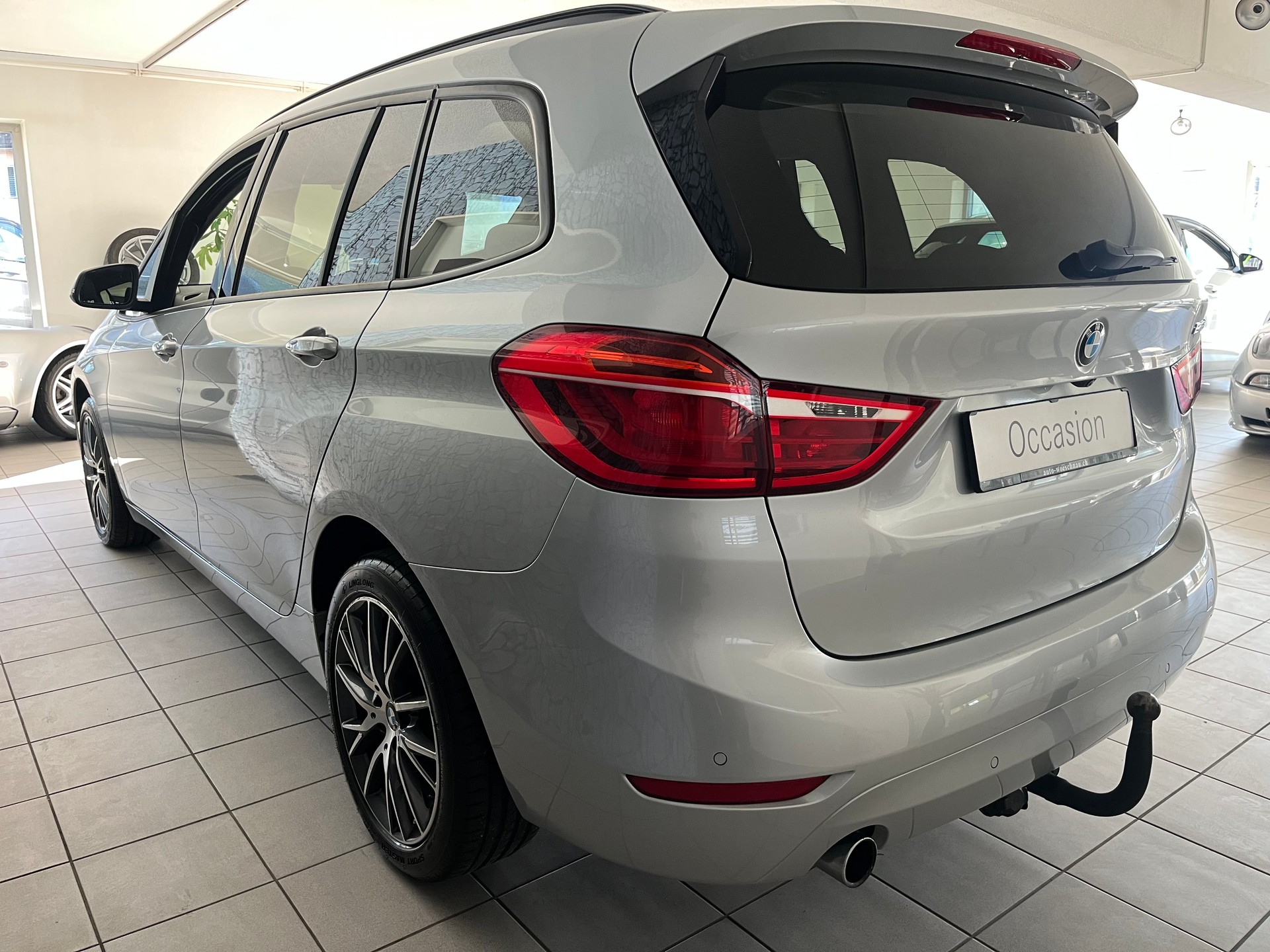 BMW 218d Gran Tourer Steptronic-image-4