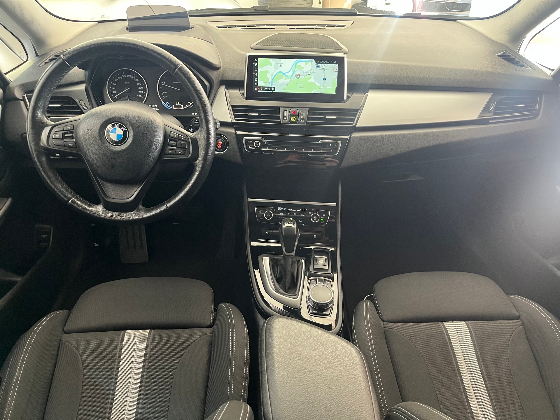 BMW 218d Gran Tourer Steptronic-image-10