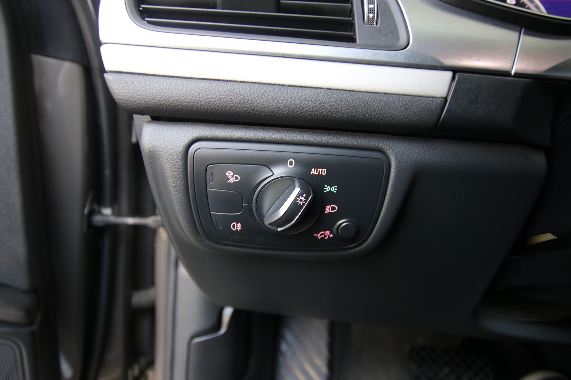 AUDI A6 Avant 3.0 TFSI V6 quattro S-tronic-image-25