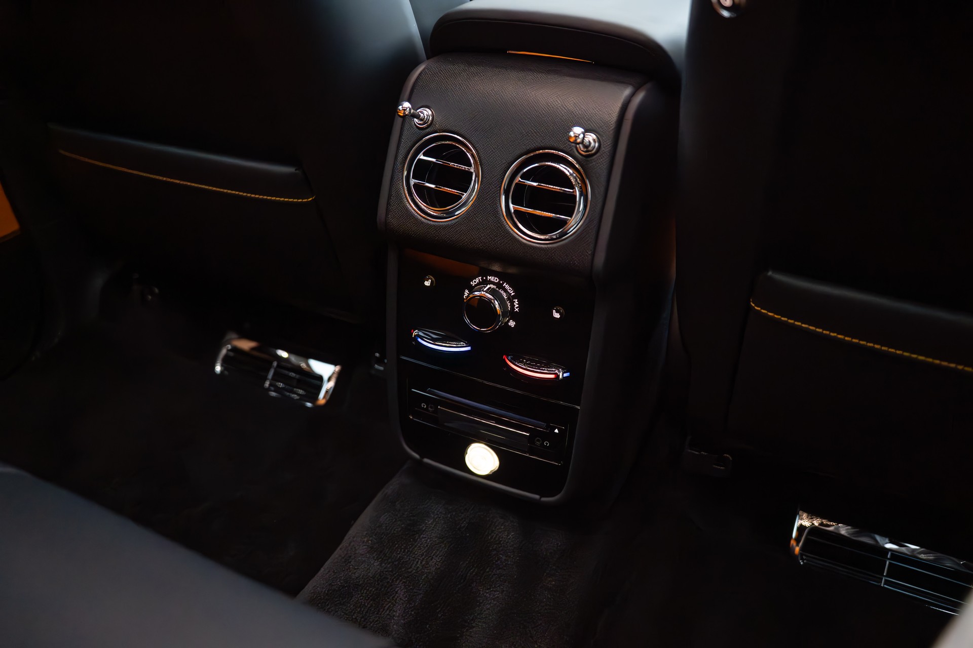 ROLLS-ROYCE Cullinan 6.7 V12 Black Badge KEYVANY-image-15