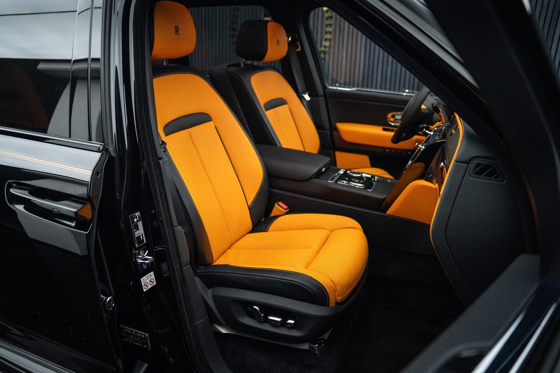 ROLLS-ROYCE Cullinan 6.7 V12 Black Badge KEYVANY-image-7