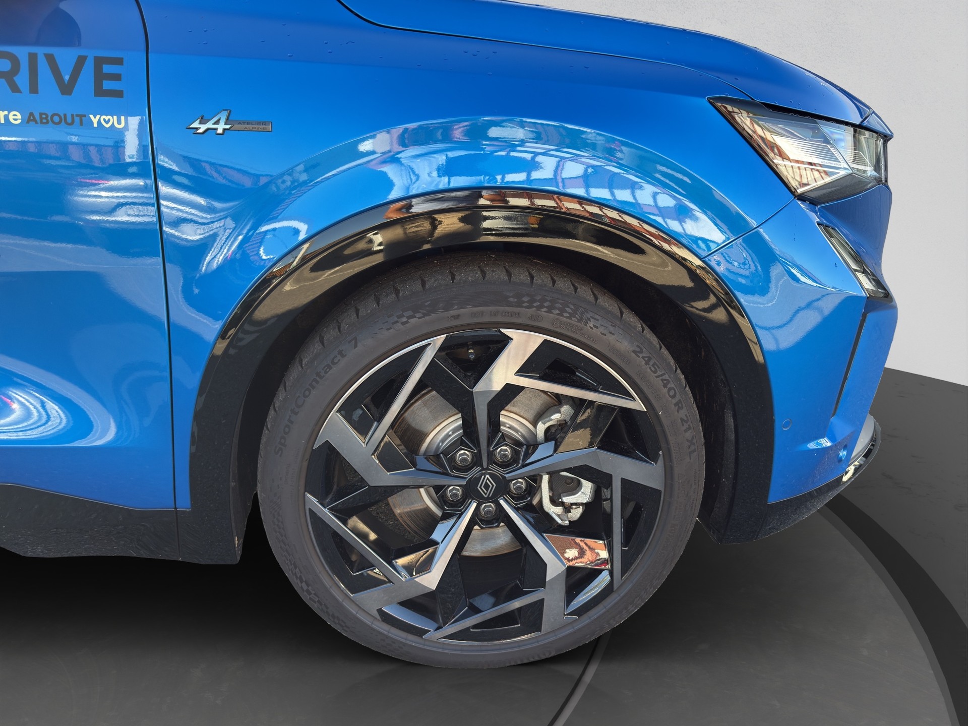 RENAULT Rafale 1.2 E-Tech Plug-in Hybrid 300 4x4 Atelier Alpine-image-17