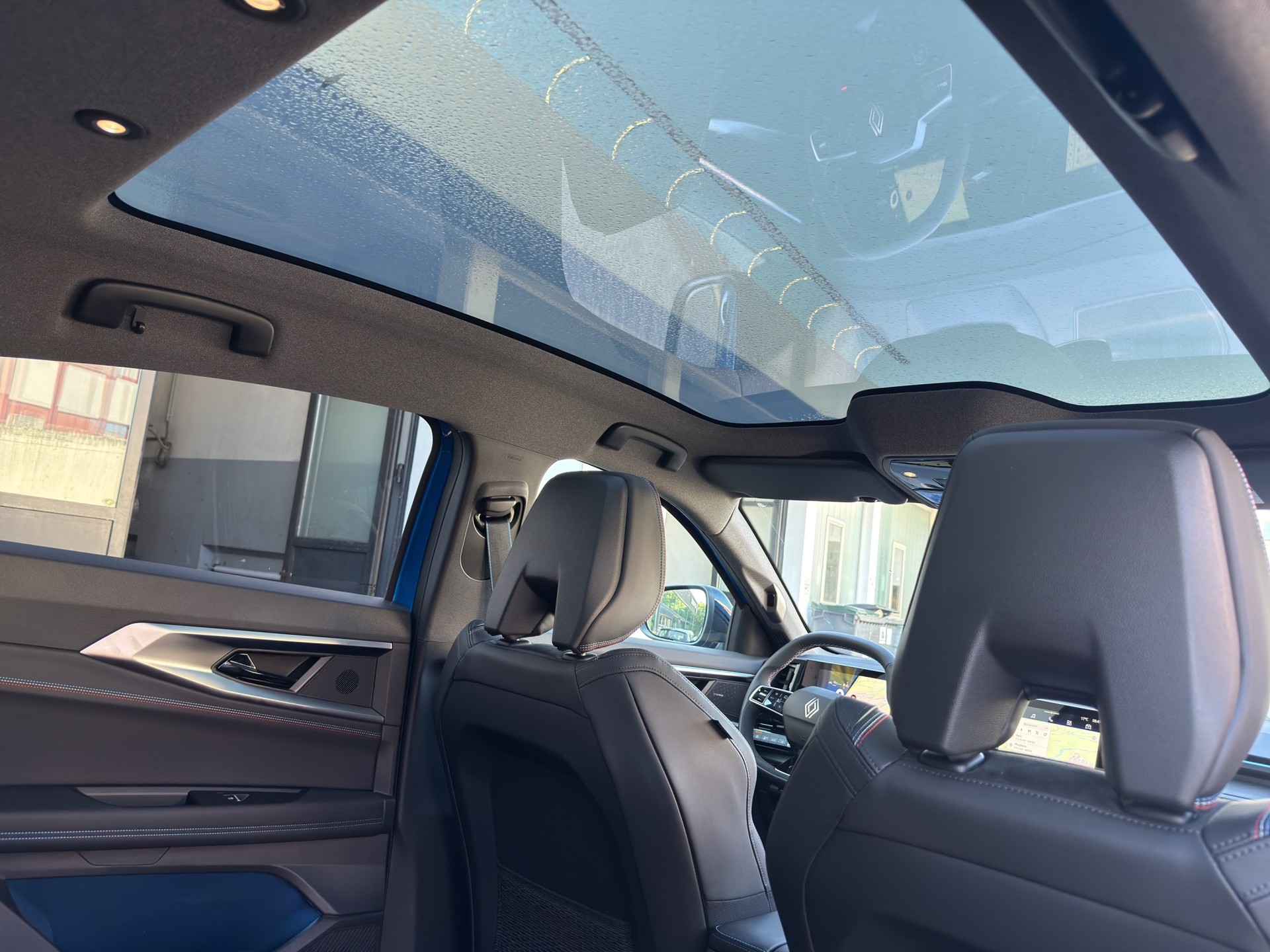 RENAULT Rafale 1.2 E-Tech Plug-in Hybrid 300 4x4 Atelier Alpine-image-18
