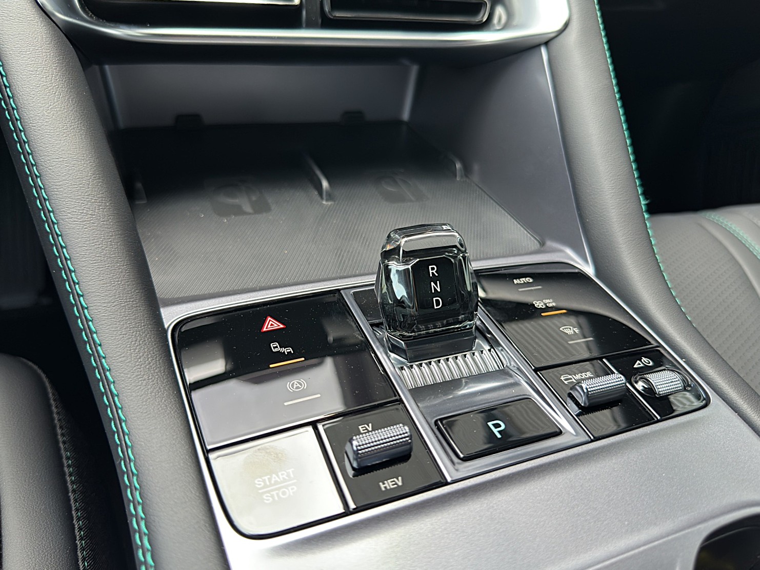 BYD Seal U DM-i Design AWD / Voll Ausstattung-image-11