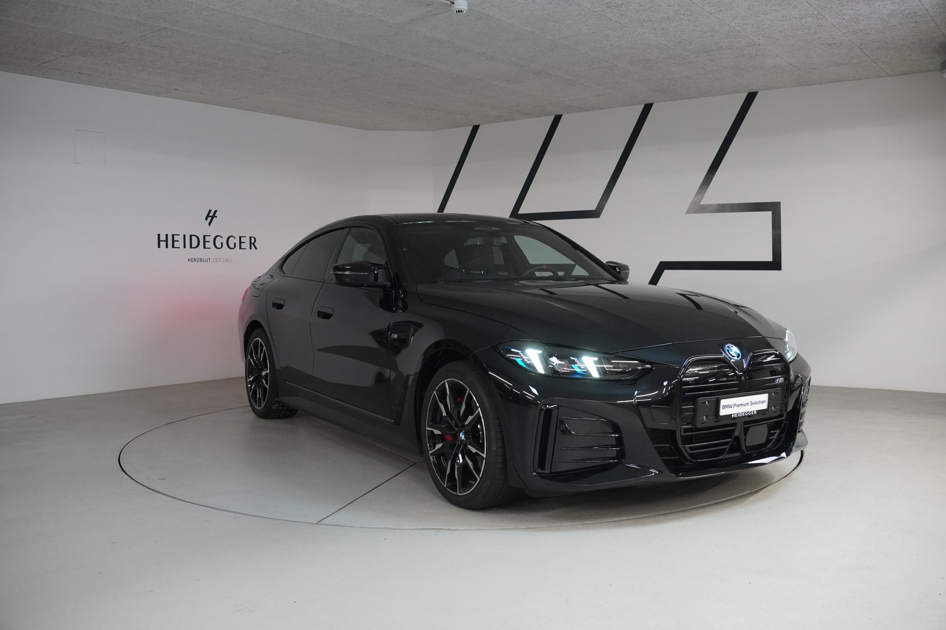 BMW i4 M60 M Sport Pro-showroom-element-2