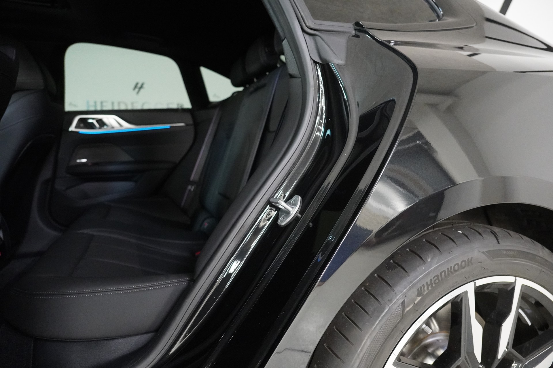 BMW i4 M60 M Sport Pro-image-12