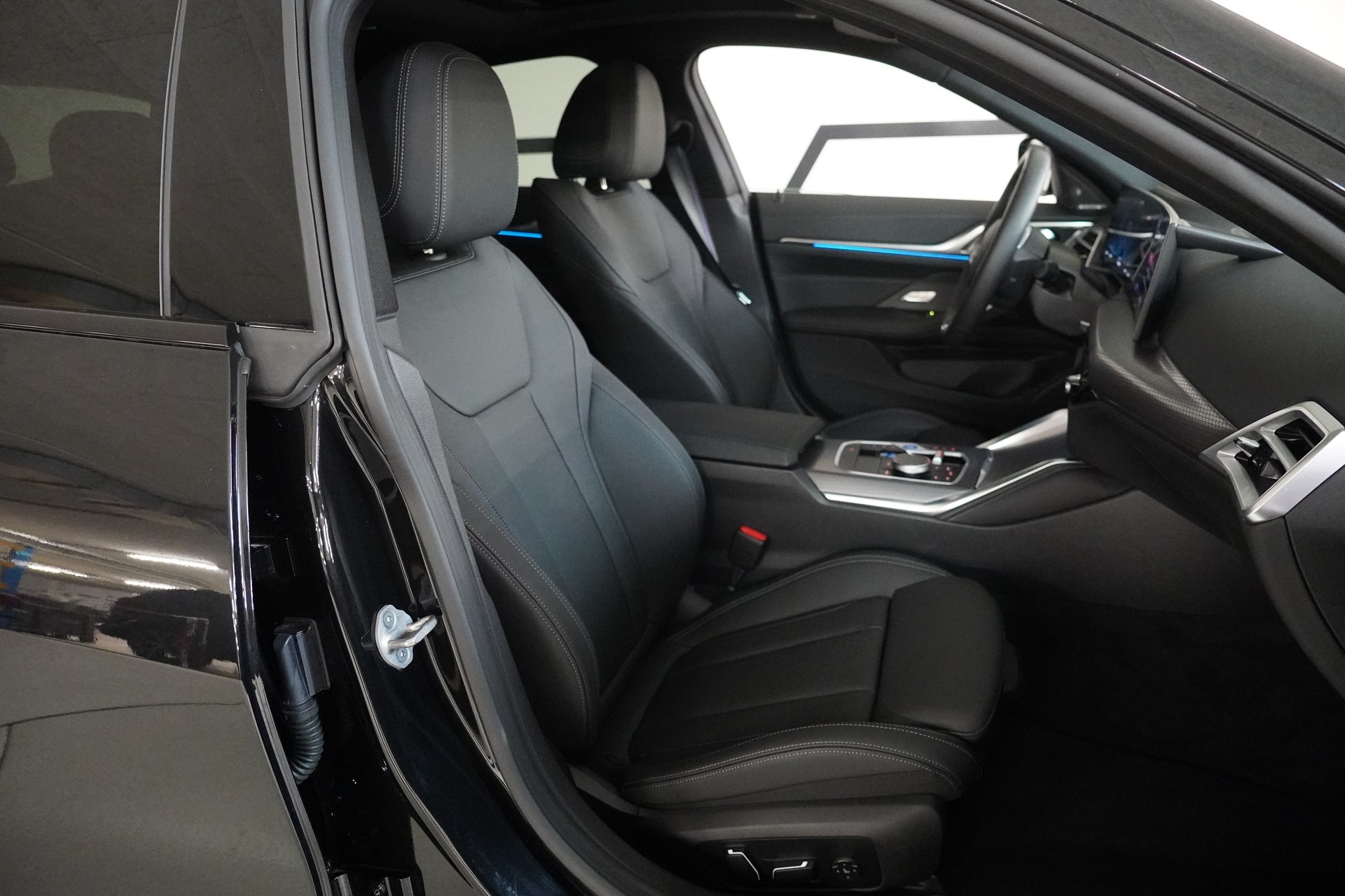 BMW i4 M60 M Sport Pro-image-14