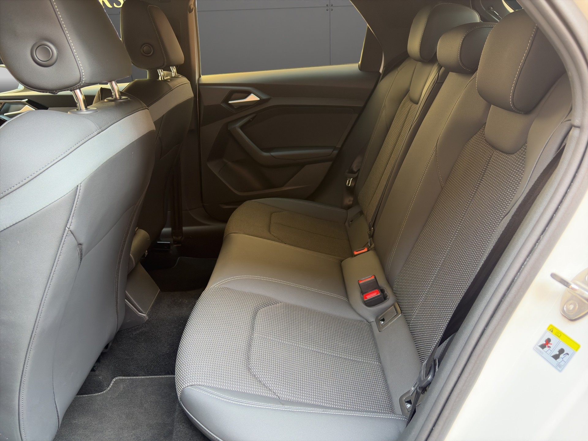 AUDI A1 allstreet 30 TFSI Attraction S-tronic-image-18