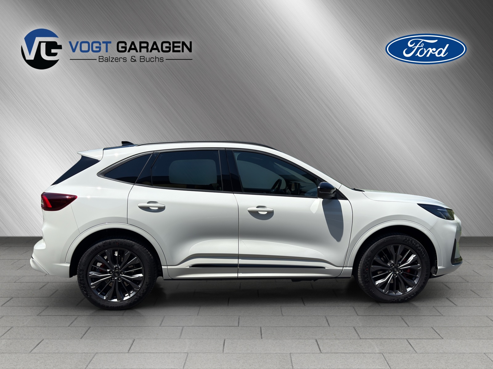 FORD Kuga 2.5 Plug-in Hybrid Sound Edition-showroom-element-1