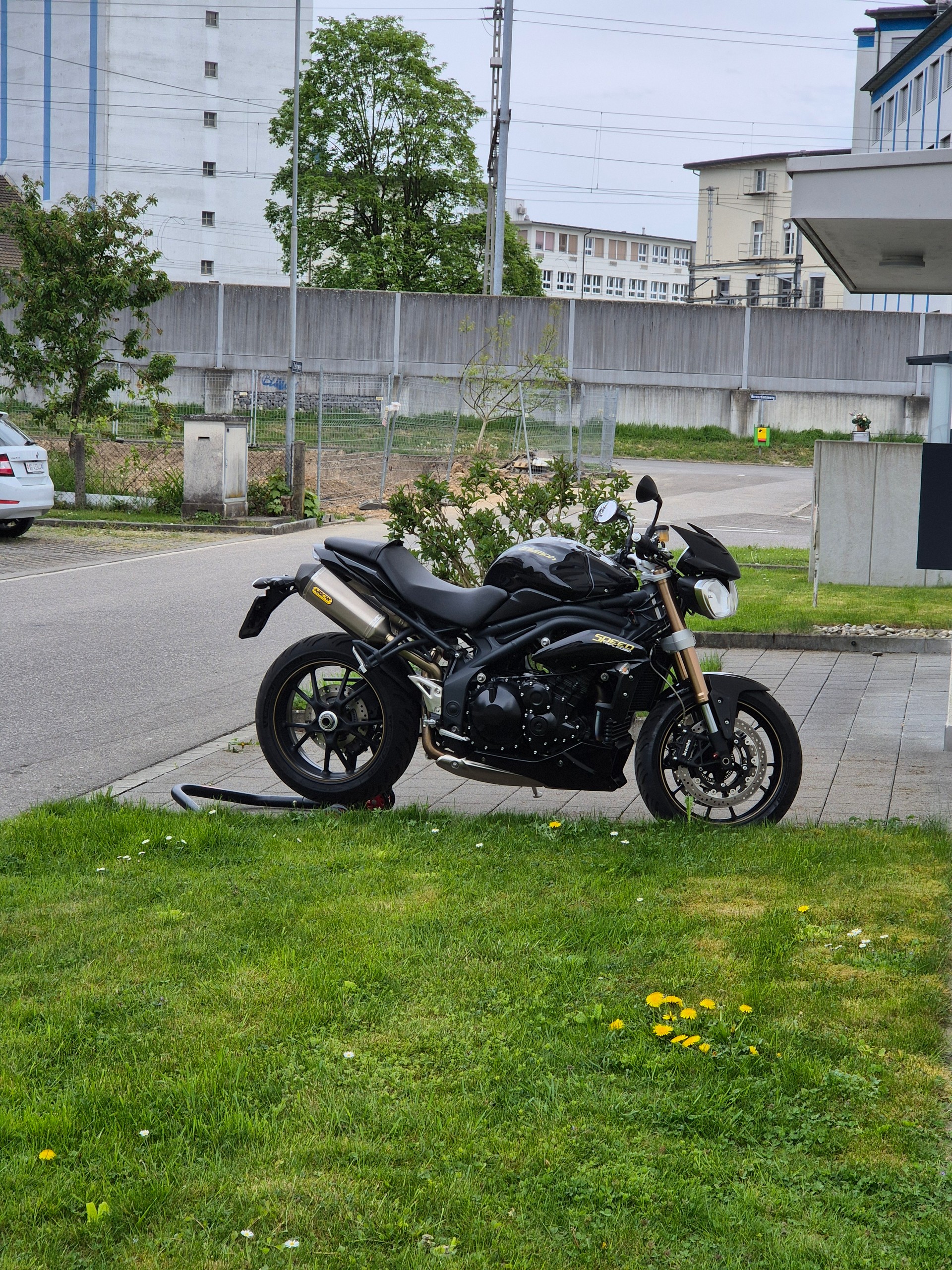 TRIUMPH Speed Triple-image-2