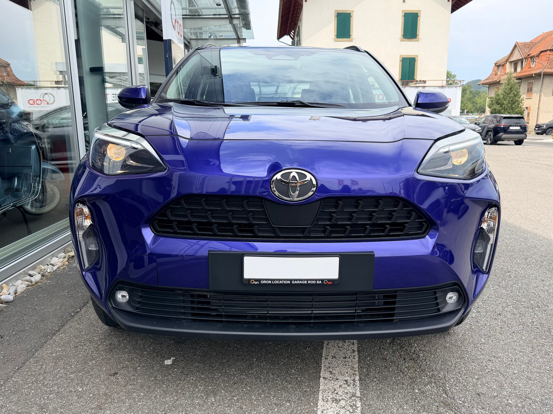 TOYOTA Yaris Cross 1.5 Comfort AWDi e-CVT-showroom-element-1