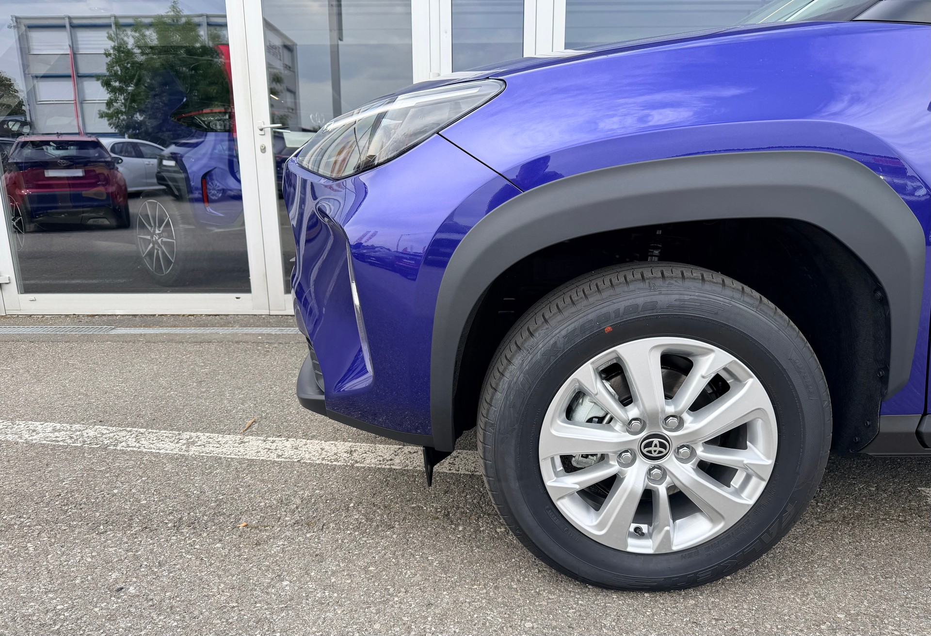 TOYOTA Yaris Cross 1.5 Comfort AWDi e-CVT-showroom-element-3