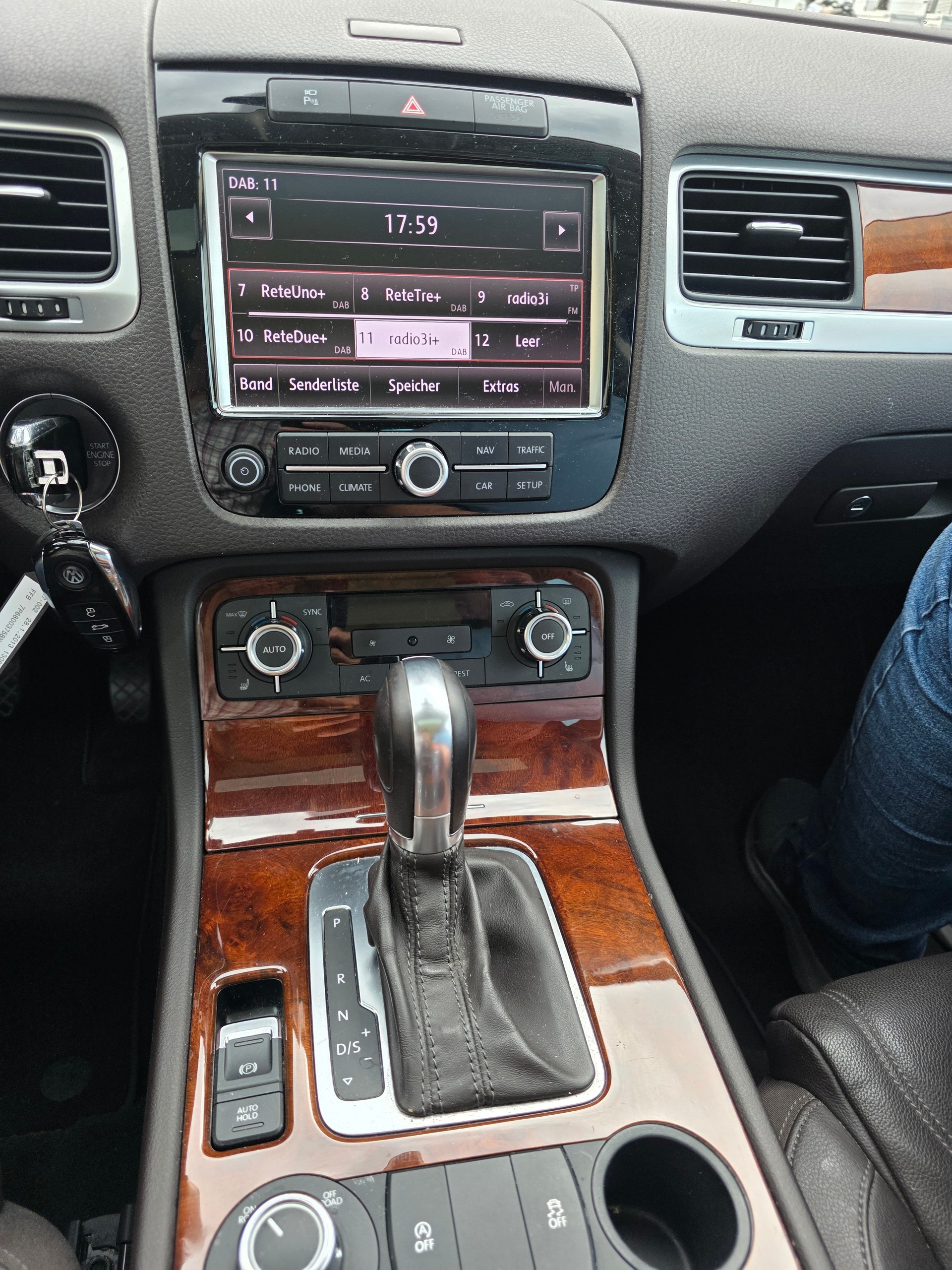 VW Touareg 3.0 TDI BMT Edition X Tiptronic Frisch ab Mfk-image-15