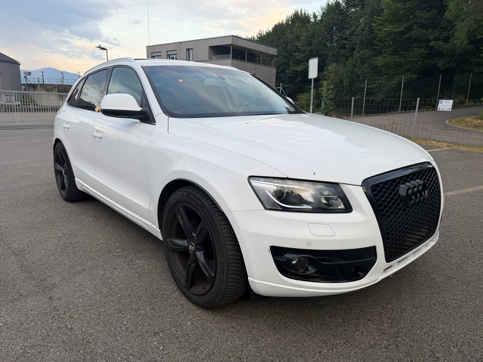 AUDI Q5 3.0 TDI quattro S-tronic-showroom-element-2