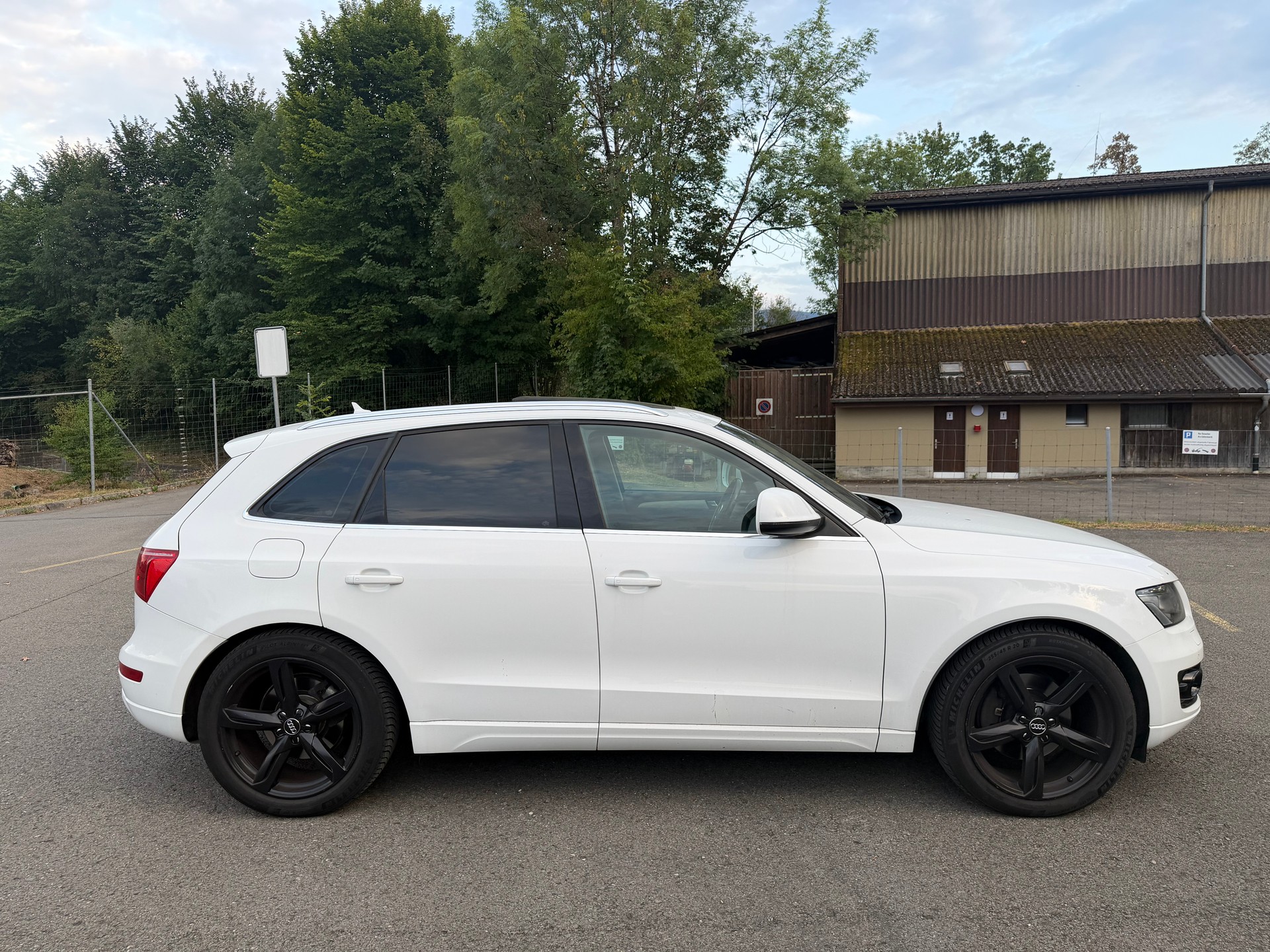 AUDI Q5 3.0 TDI quattro S-tronic-showroom-element-3