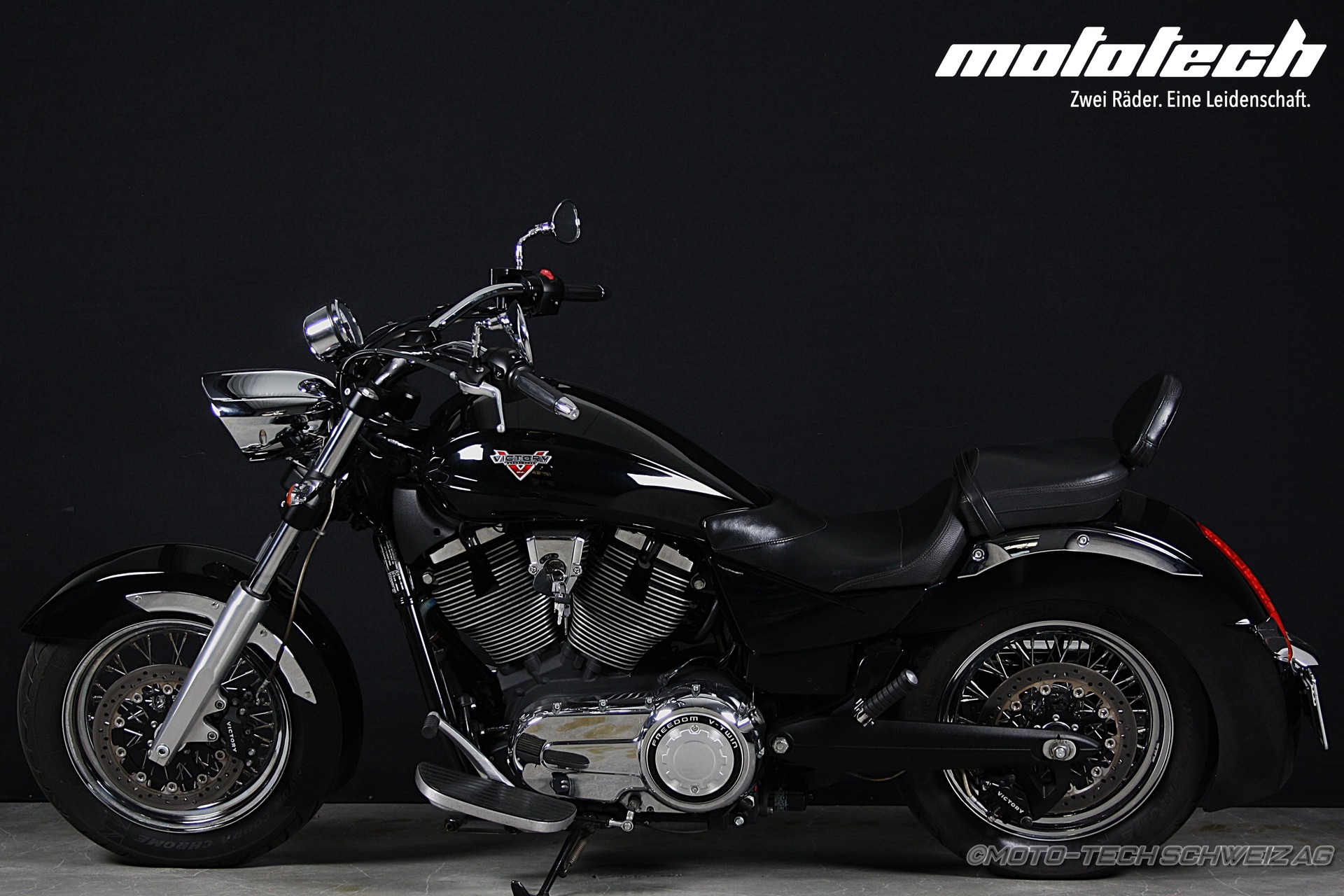 VICTORY Victory Boardwalk-showroom-element-3