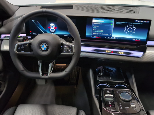 BMW 520d xDr 48V Tour M Sport-image-10