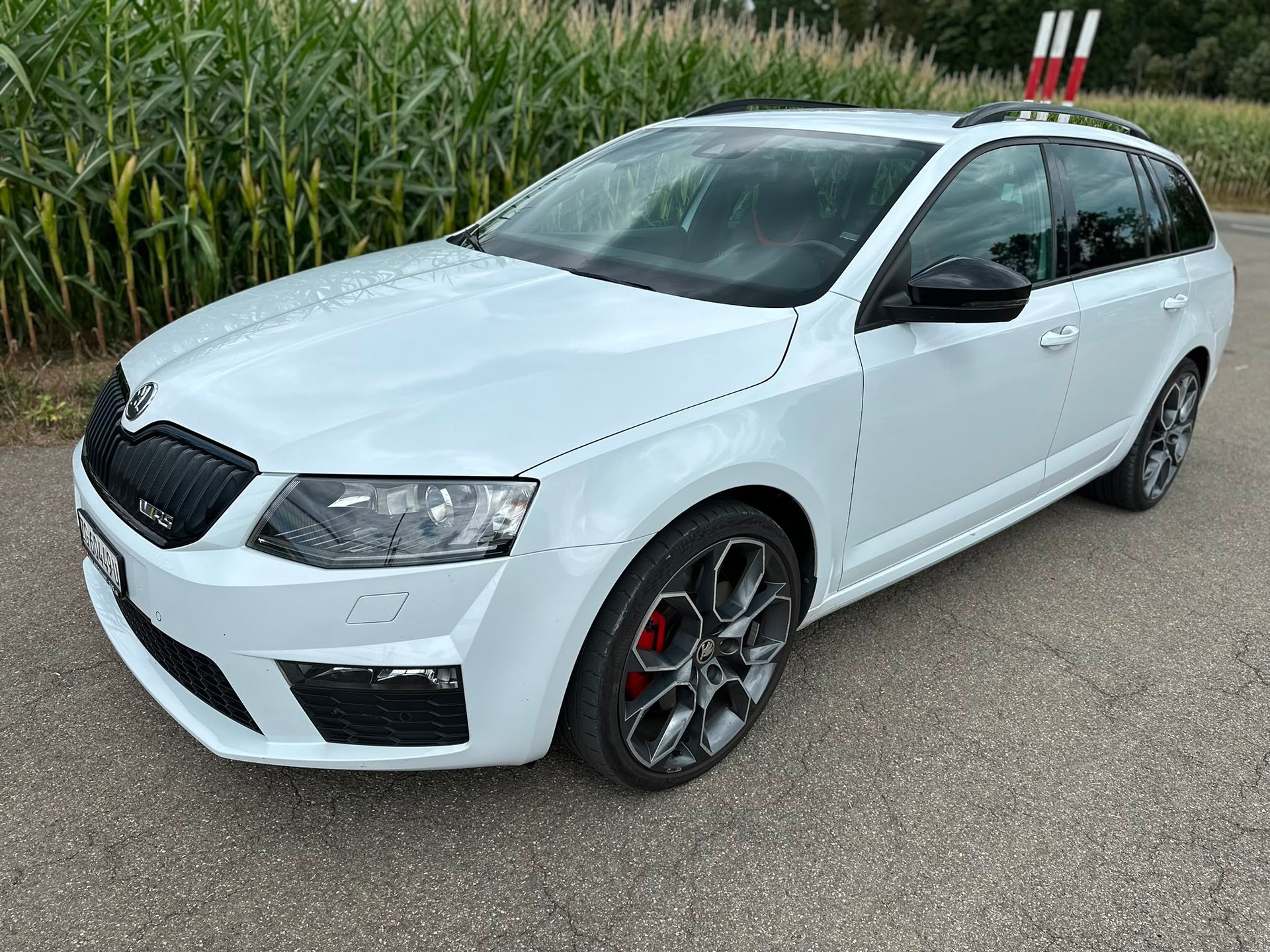 SKODA Octavia Combi 2.0 TSI RS DSG-showroom-element-1