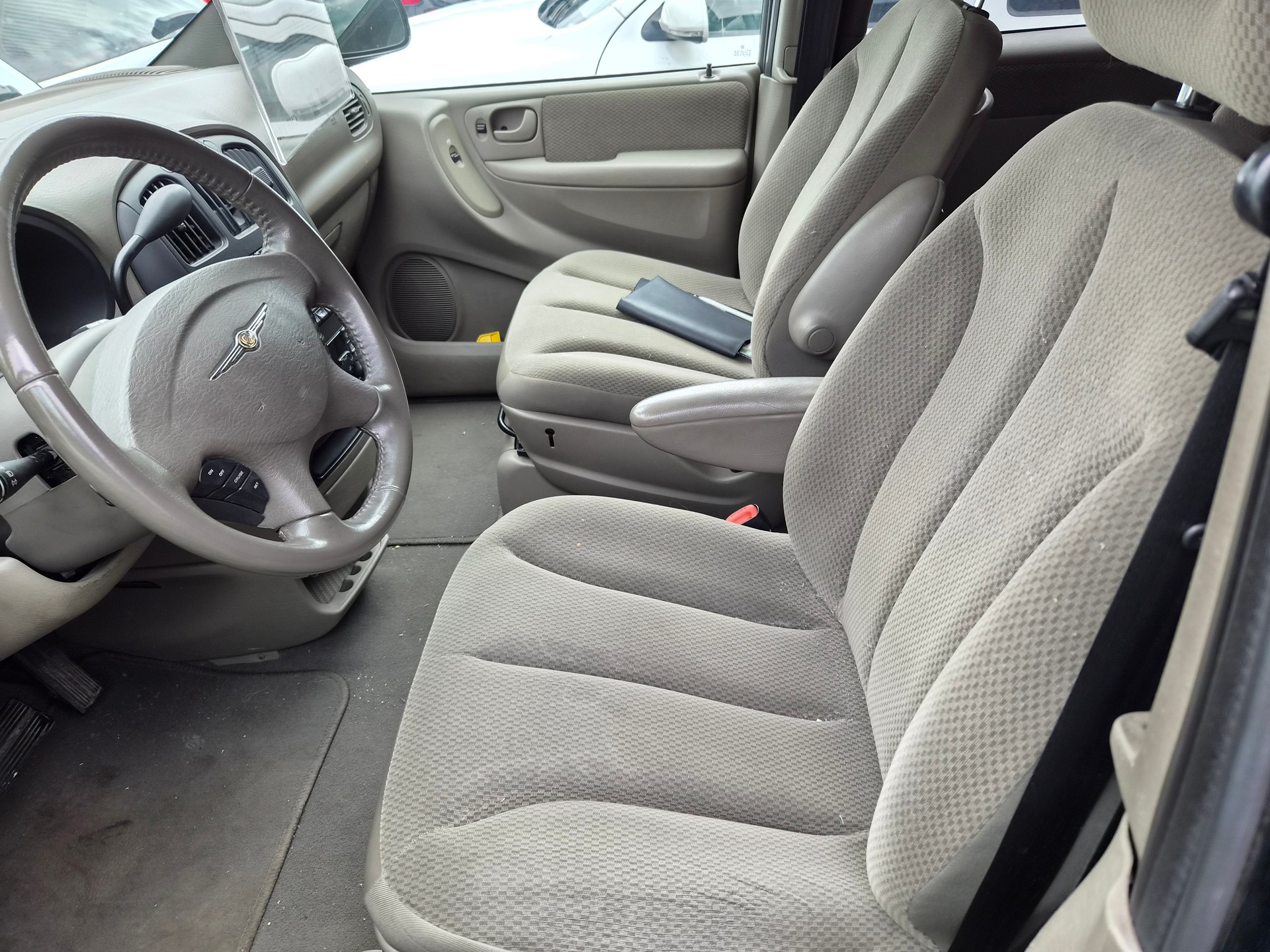CHRYSLER Voyager 2.8 CRD SE Automatic-showroom-element-3