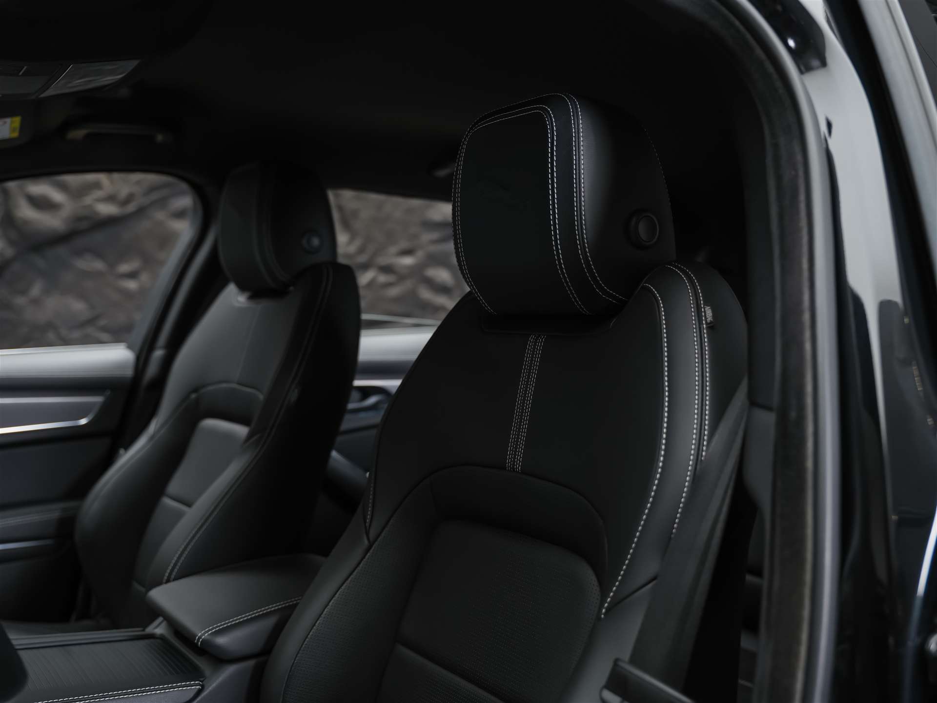 JAGUAR F-Pace 2.0 D200 R-Dynamic MHEV SE AWD *Lenkradheizung*Meridian*ACC*-image-9