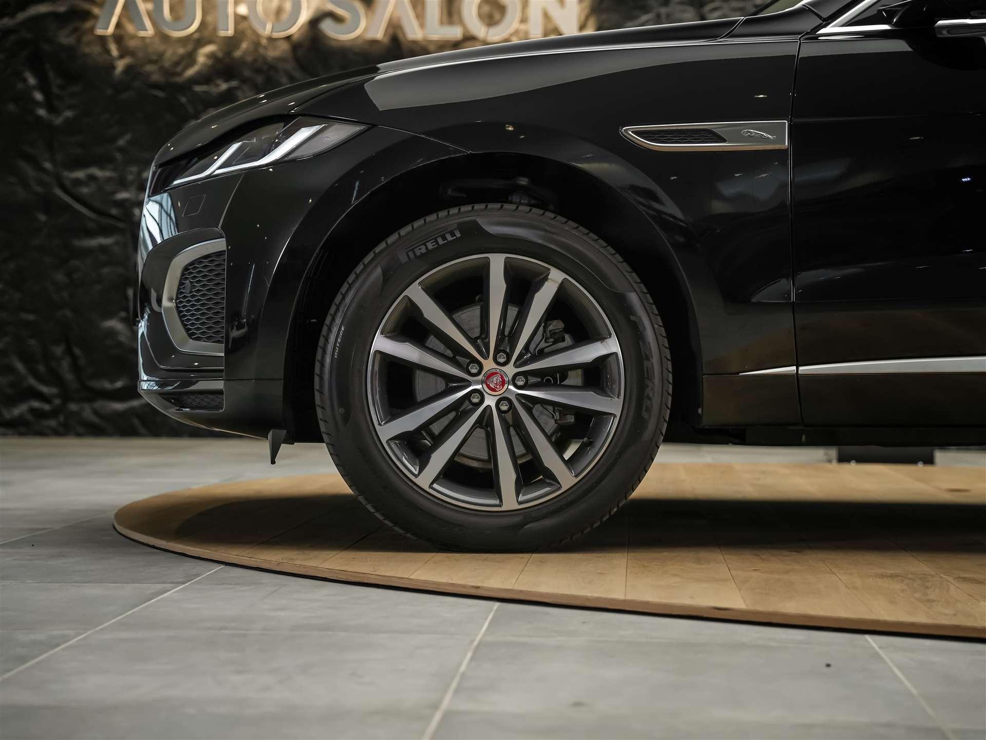 JAGUAR F-Pace 2.0 D200 R-Dynamic MHEV SE AWD *Lenkradheizung*Meridian*ACC*-image-17