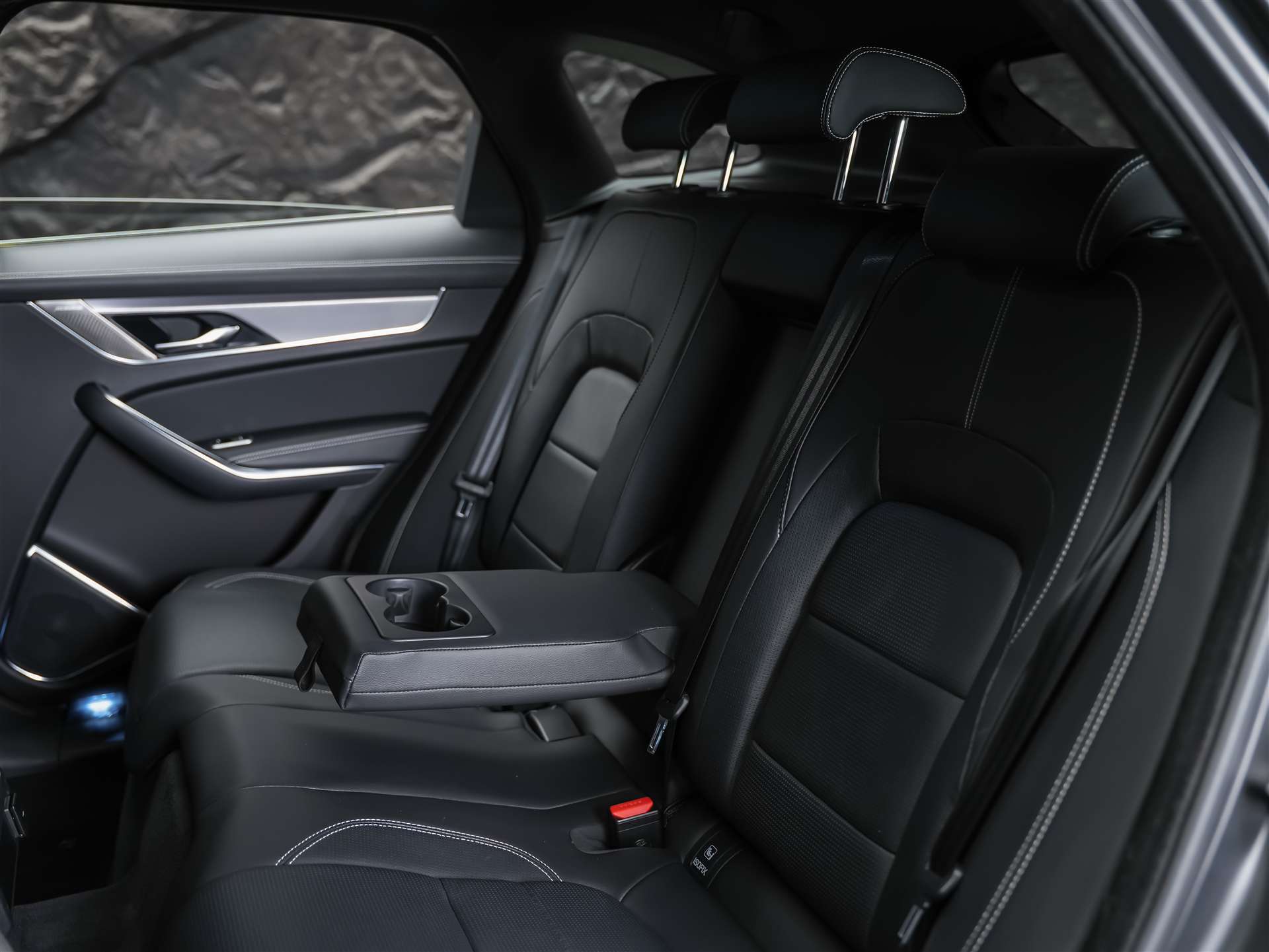 JAGUAR F-Pace 2.0 D200 R-Dynamic MHEV SE AWD *Lenkradheizung*Meridian*ACC*-image-14