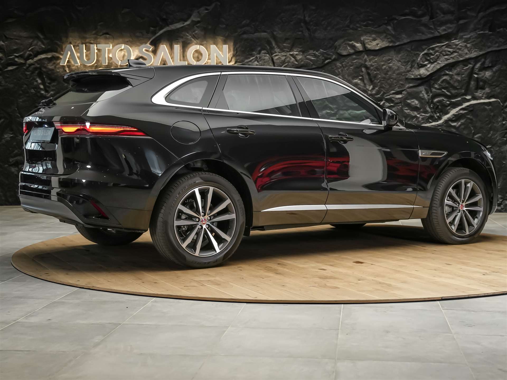 JAGUAR F-Pace 2.0 D200 R-Dynamic MHEV SE AWD *Lenkradheizung*Meridian*ACC*-image-5