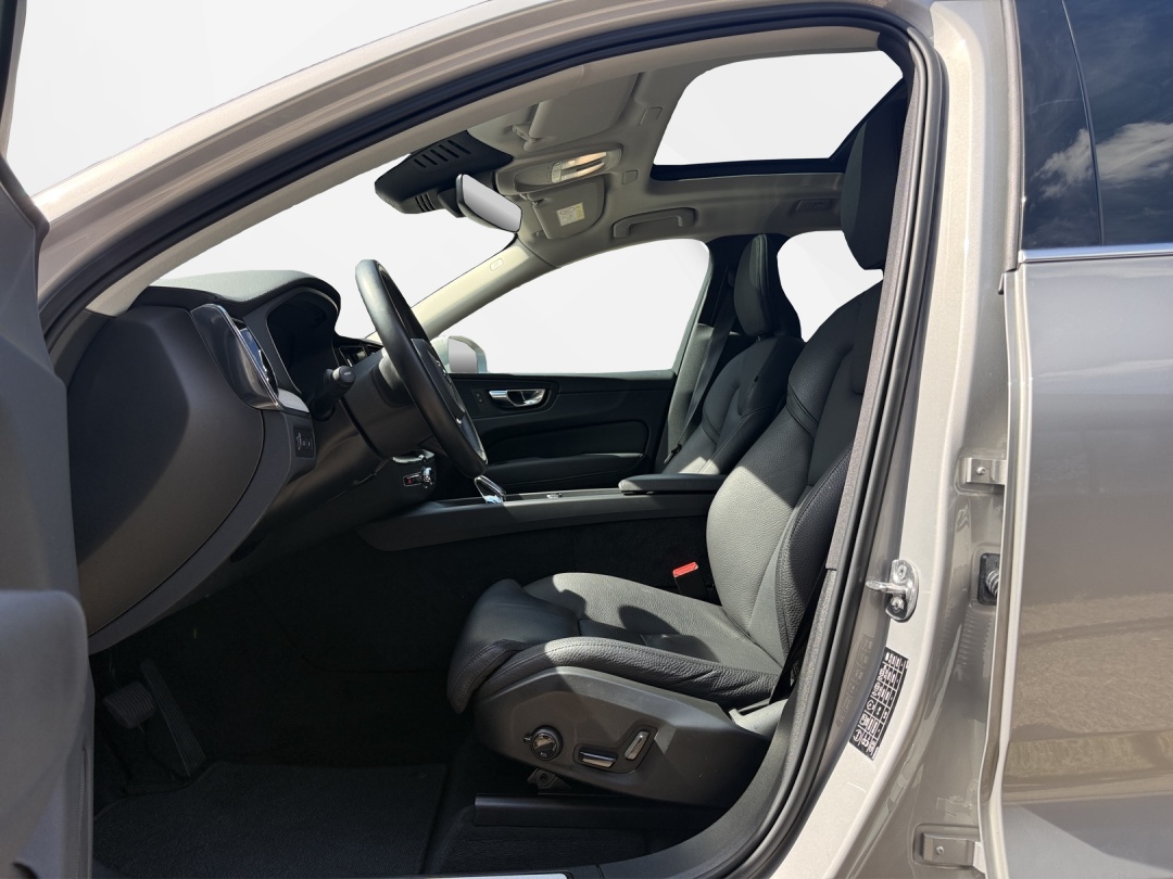 VOLVO XC60 T6 eAWD PluginHybrid Inscription Geartronic-image-8