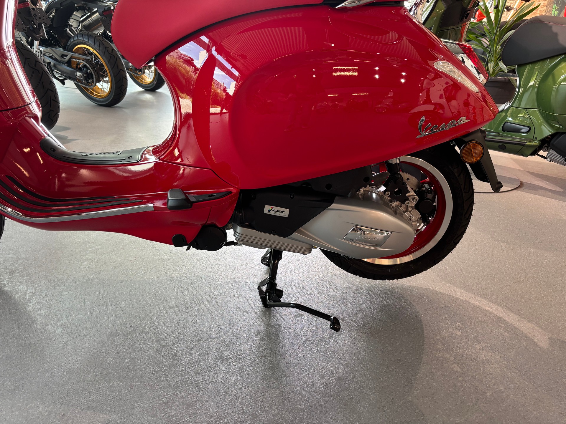 PIAGGIO Vespa Primavera 125 RED E5+-image-4