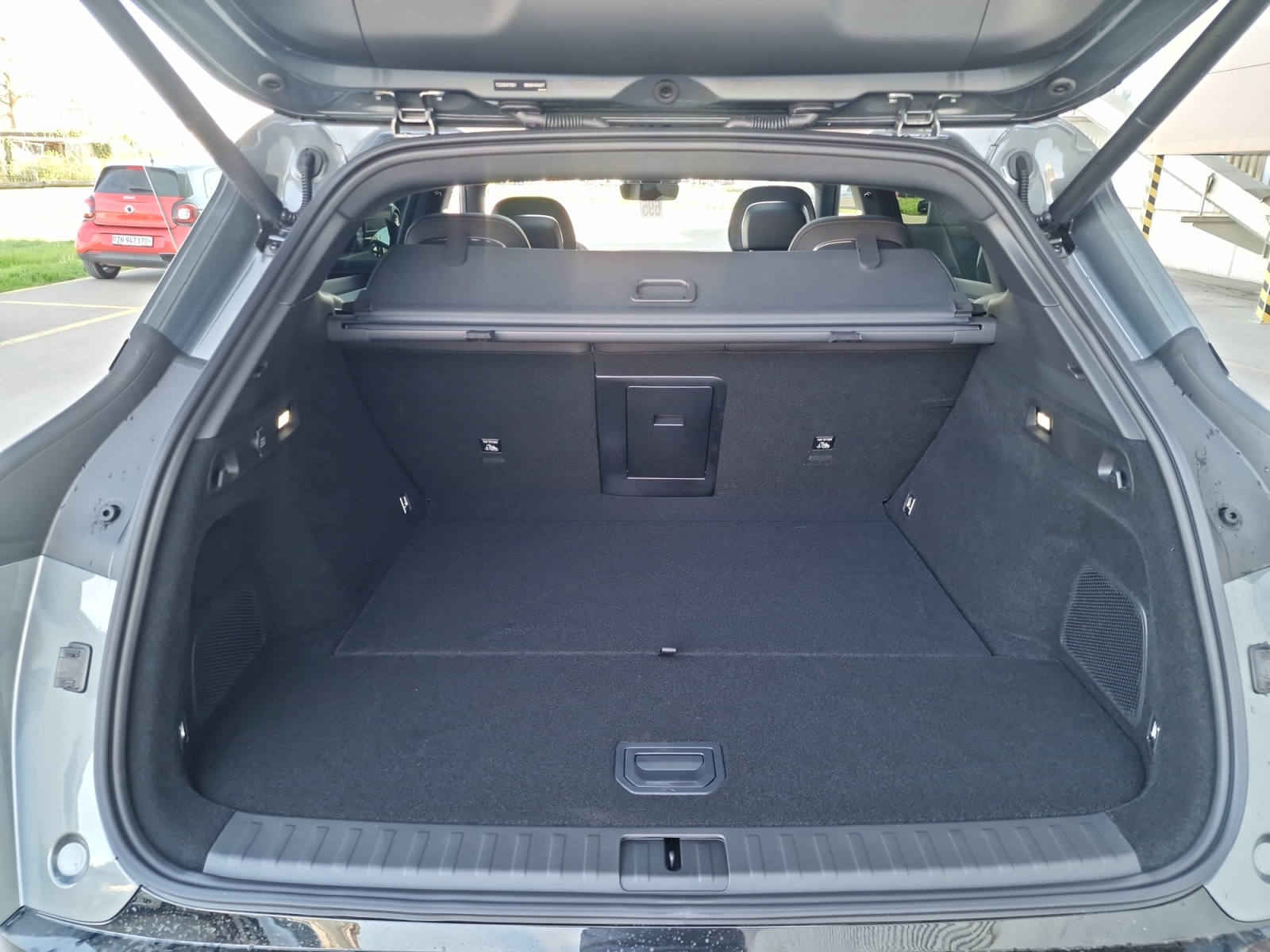 ZEEKR 7X 71kWh Core RWD Panorama Reichweite 480 km-image-25