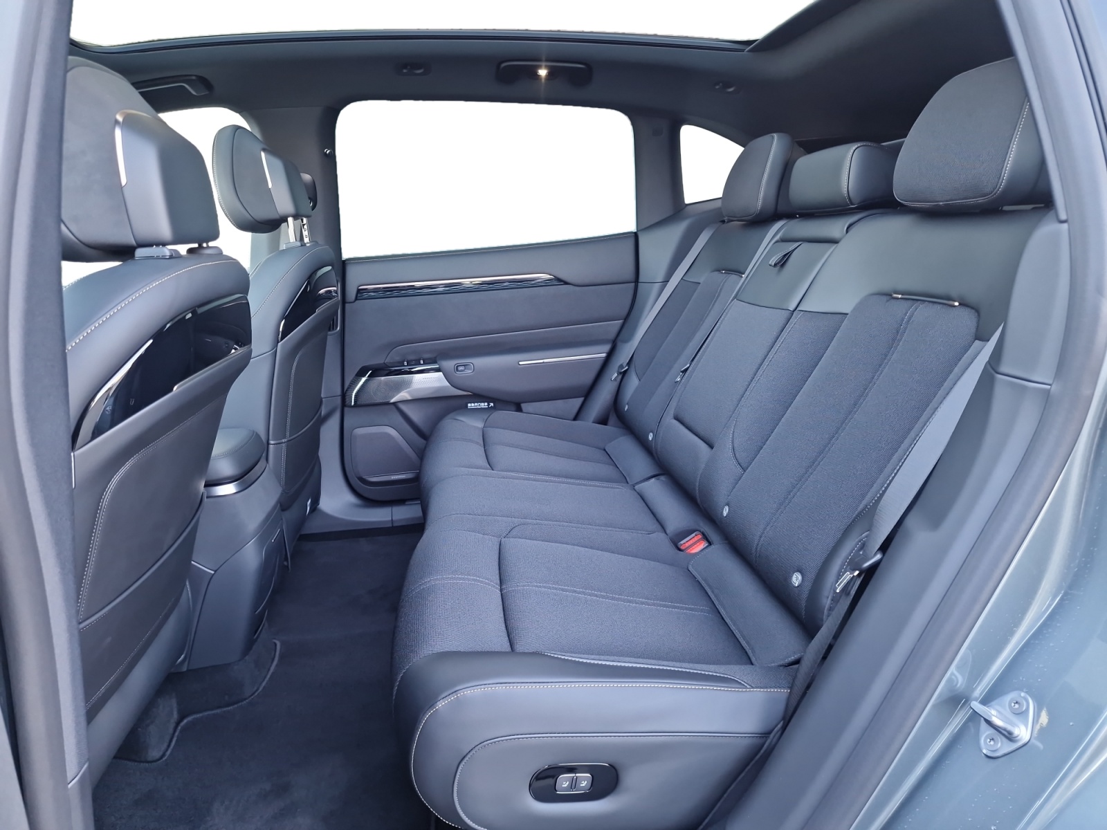 ZEEKR 7X 71kWh Core RWD Panorama Reichweite 480 km-image-24