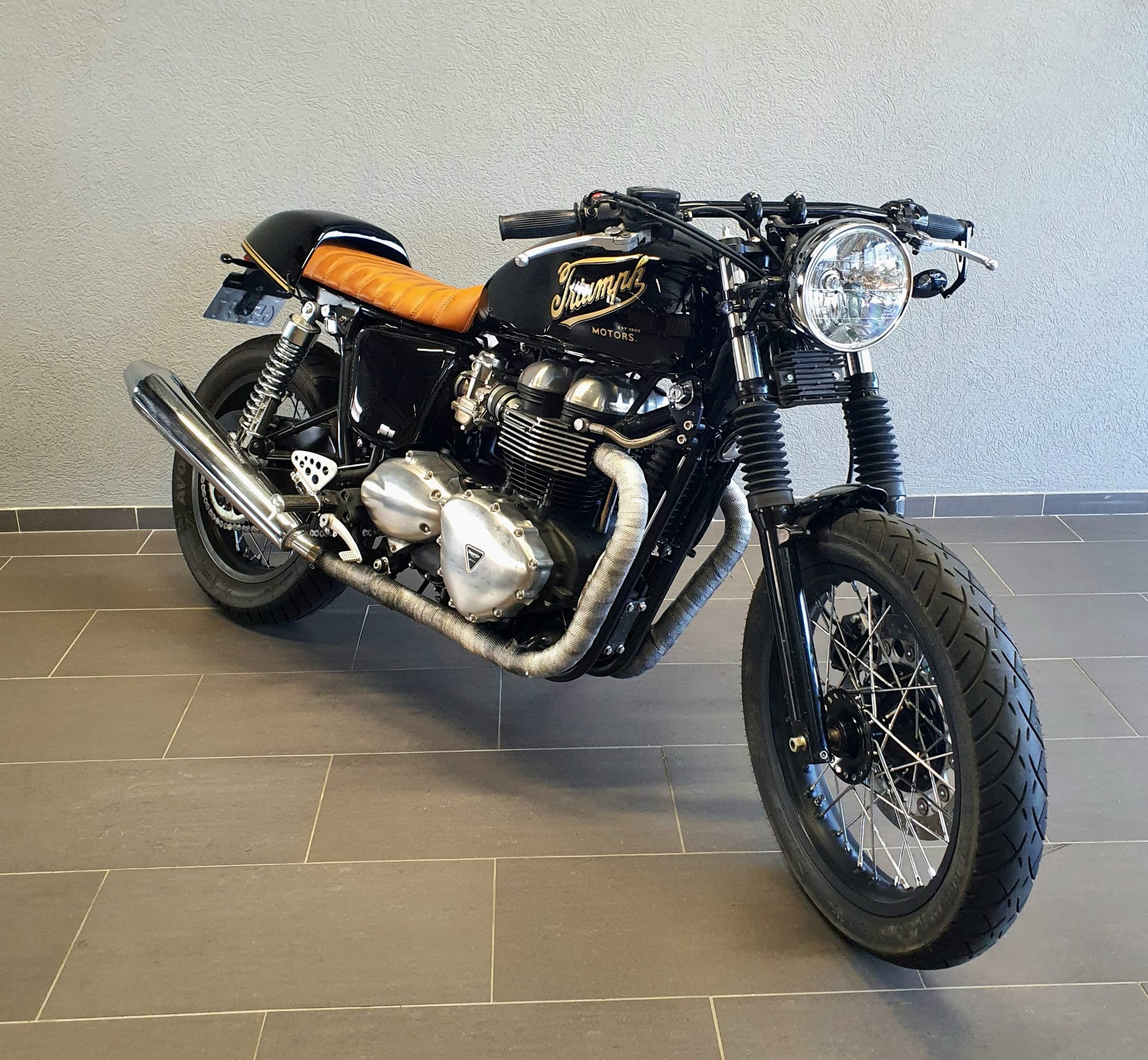 TRIUMPH Thruxton 900 i-image-0