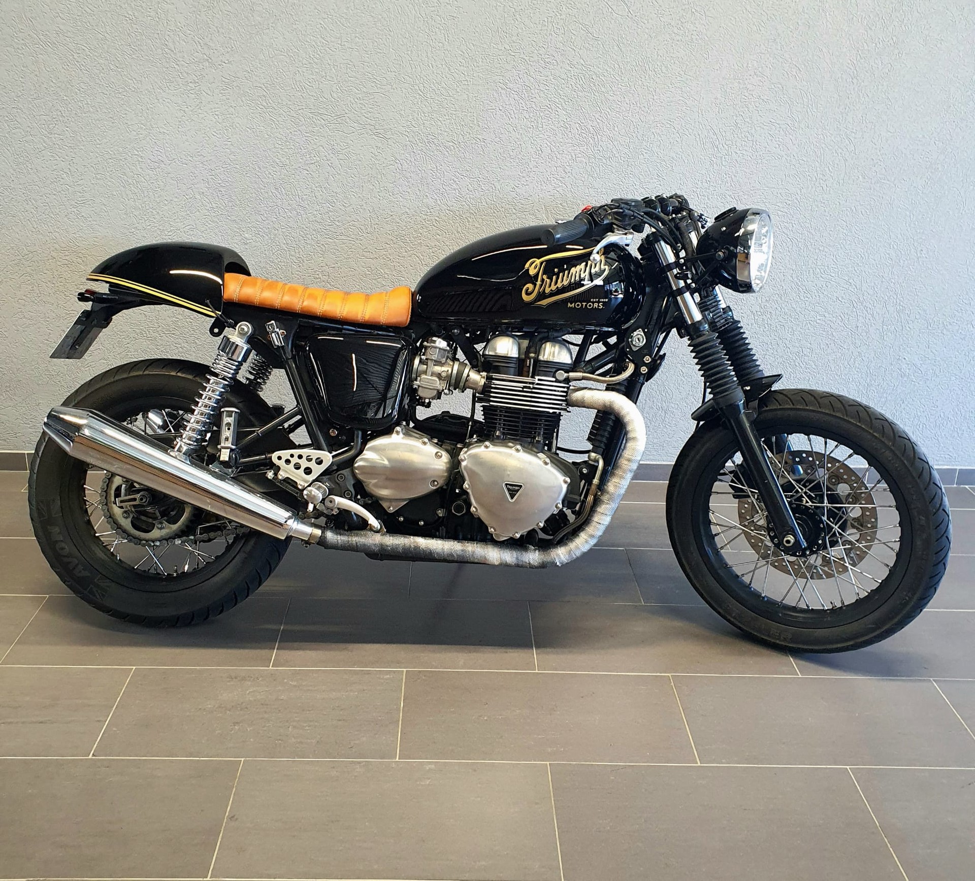 TRIUMPH Thruxton 900 i-image-1