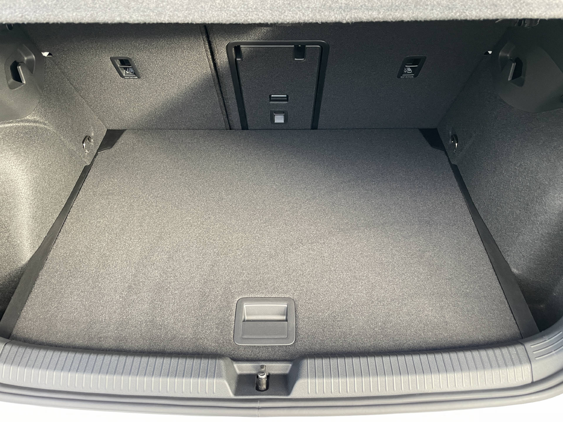 VW Golf VIII 2.0 TSI R-Line DSG 4motion-image-20