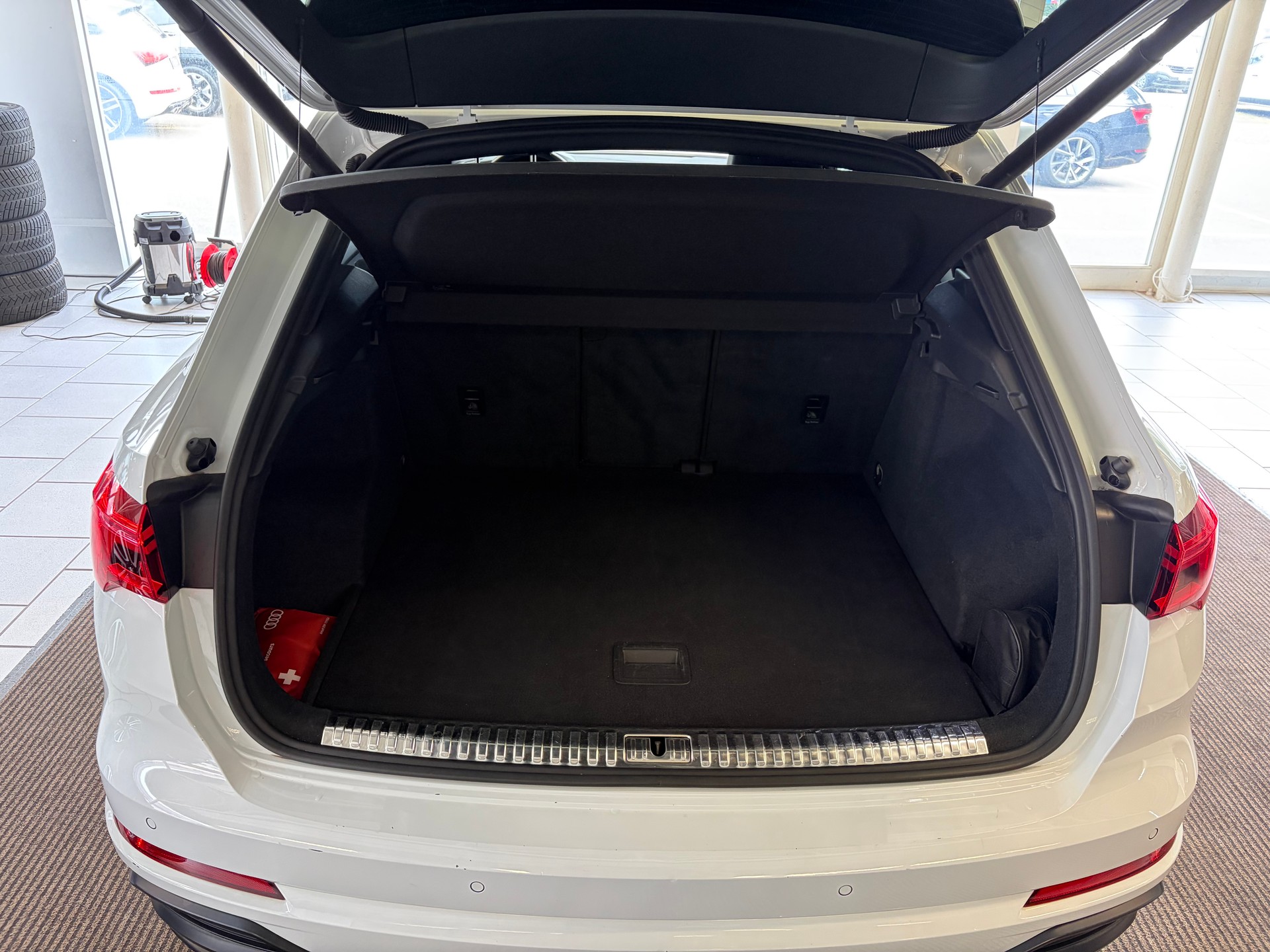 AUDI Q3 35 TFSI S line S-tronic | CH | Assistenzpaket | Matrix LED | S-LINE | Navi Plus & Phone Box | Technikpaket |-image-24
