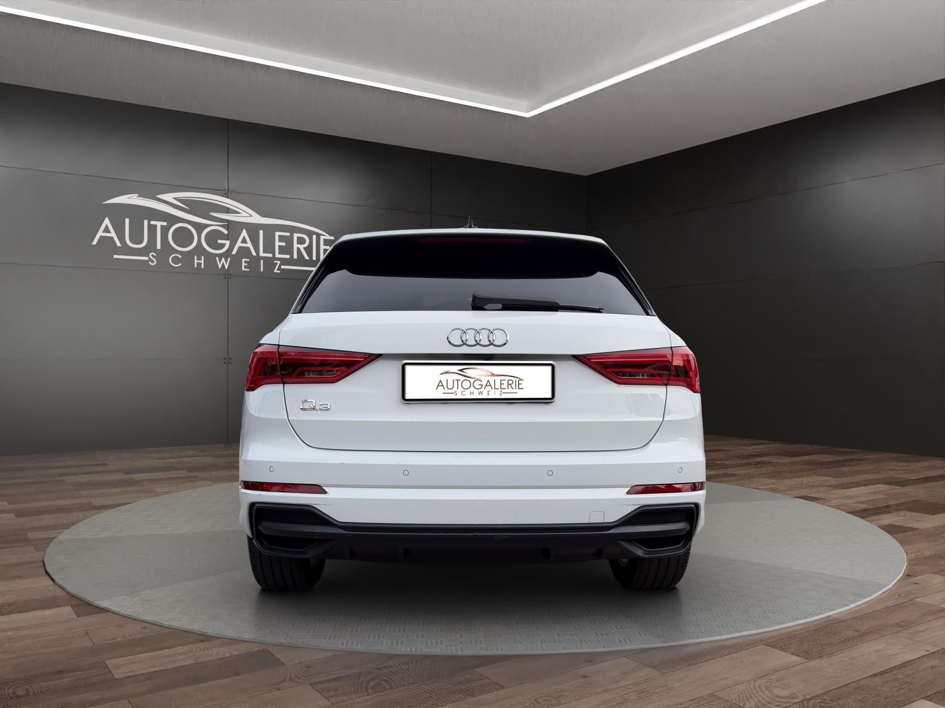 AUDI Q3 35 TFSI S line S-tronic | CH | Assistenzpaket | Matrix LED | S-LINE | Navi Plus & Phone Box | Technikpaket |-showroom-element-3