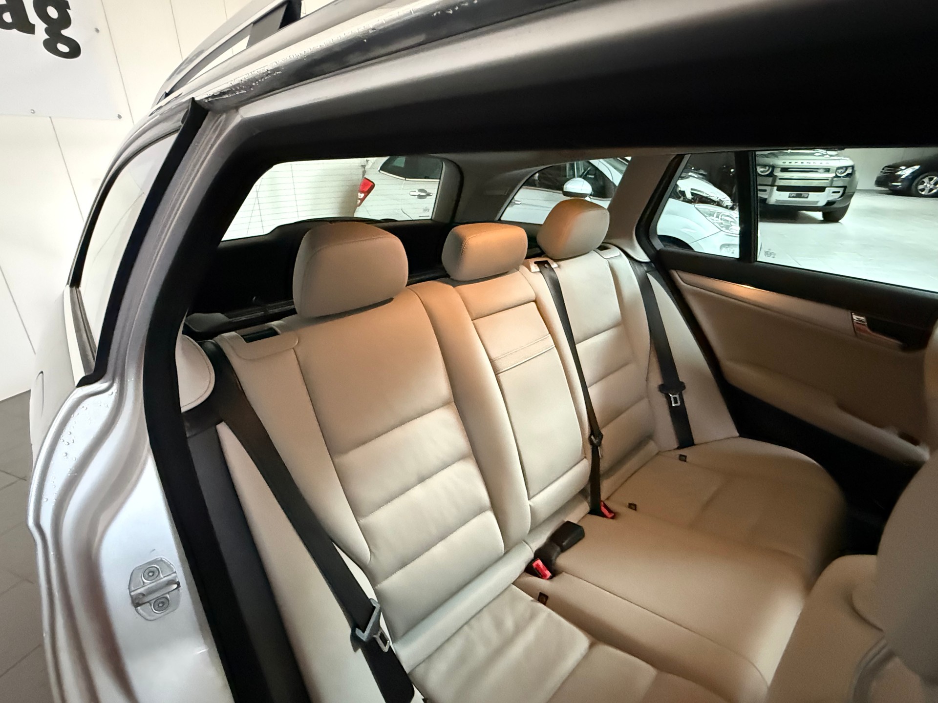 MERCEDES-BENZ C 180 CGI BlueEfficiency Avantgarde Automatic-image-20