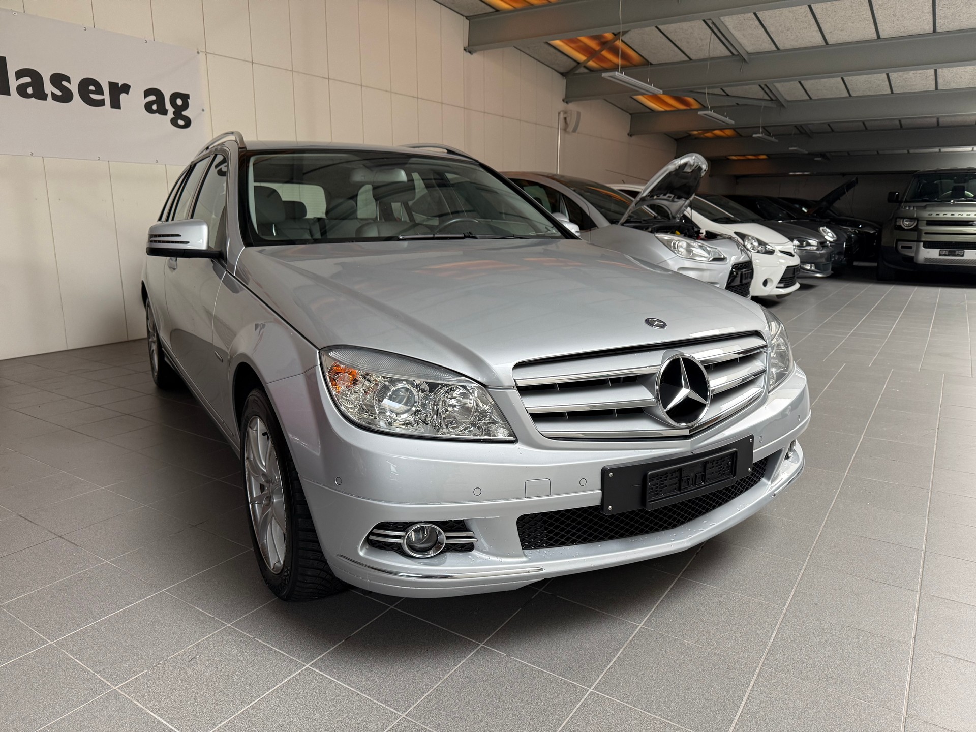 MERCEDES-BENZ C 180 CGI BlueEfficiency Avantgarde Automatic-image-6