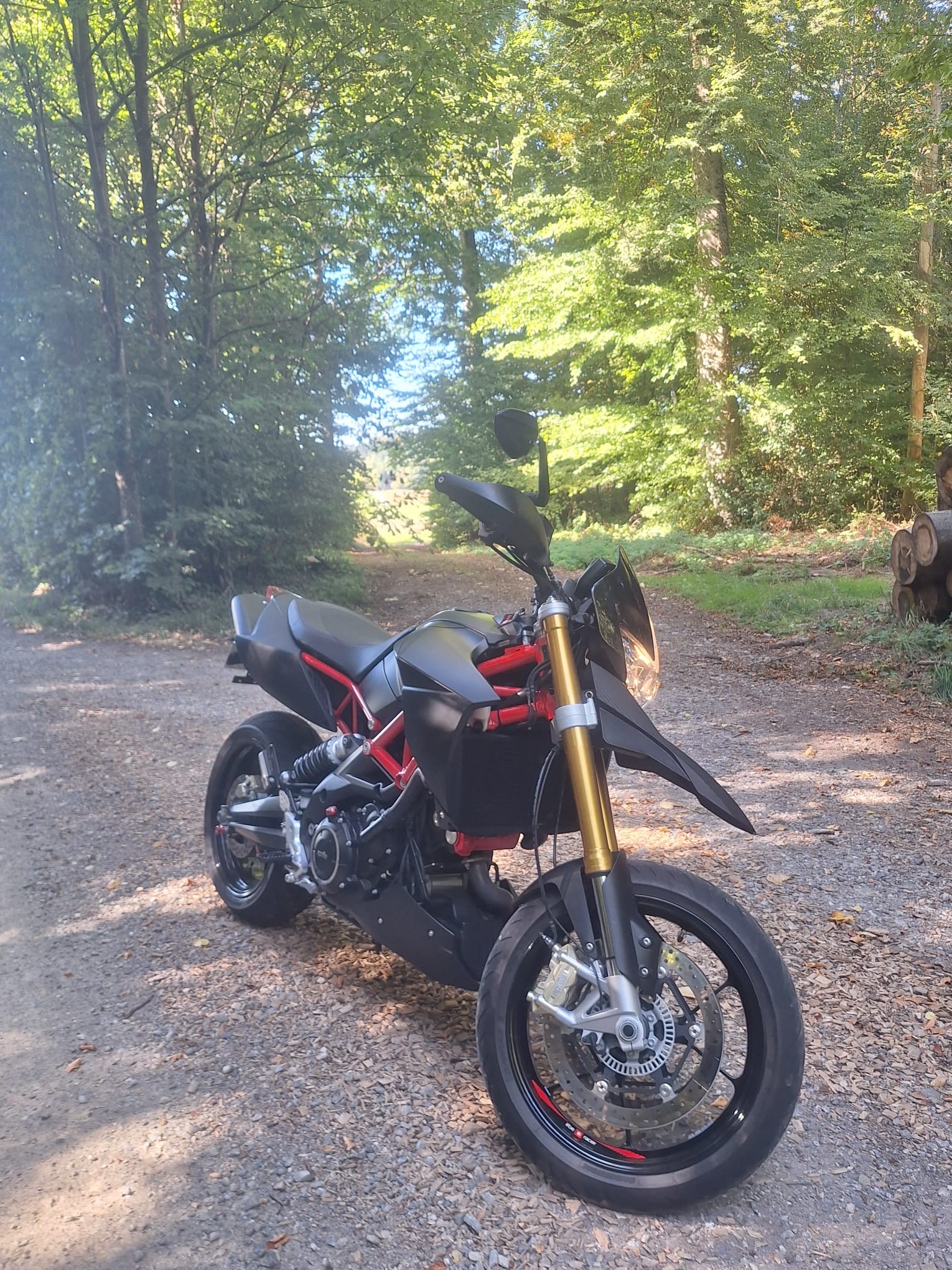 APRILIA Dorsoduro SMV 900-image-2