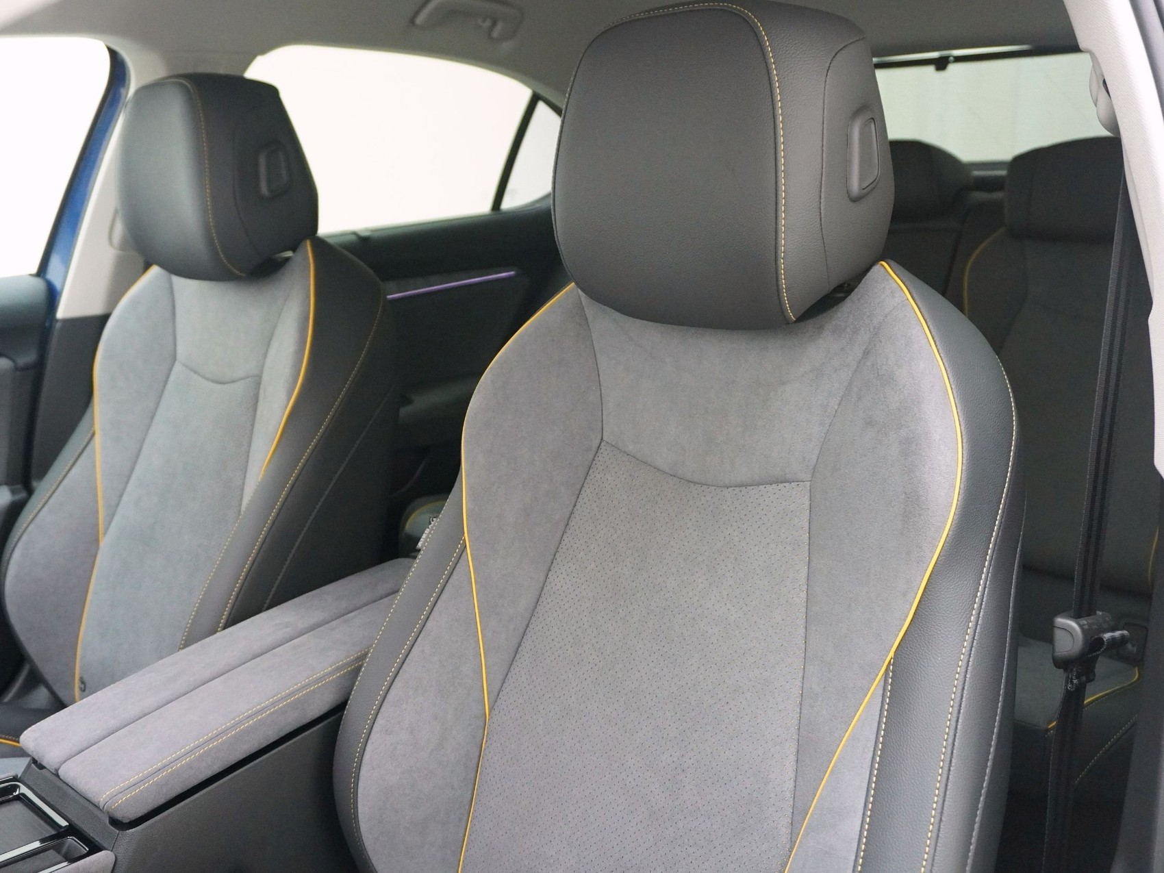 SKODA Superb Limousine 2.0 TSI Selection-Lounge 4x4 DSG-image-8